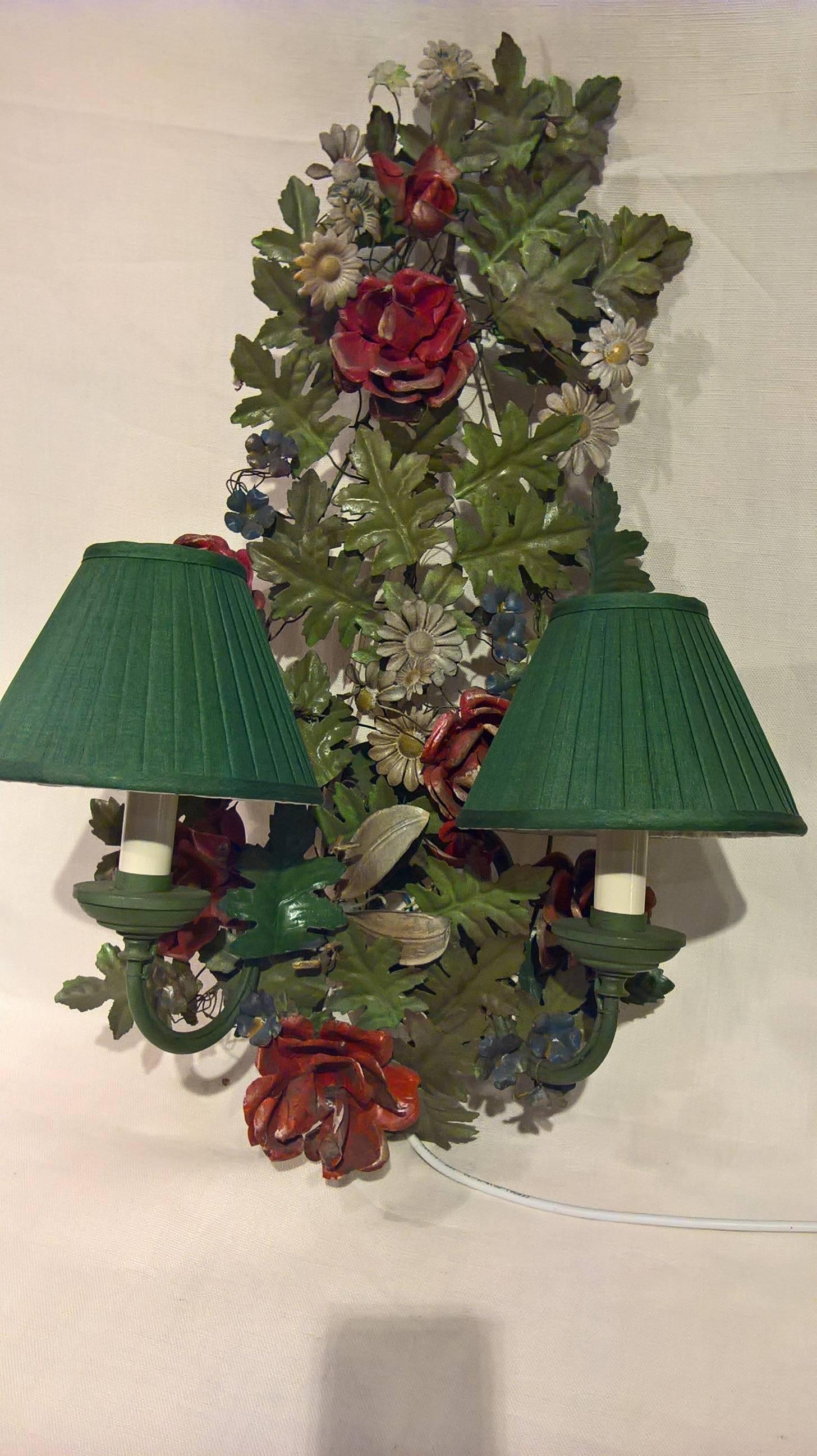 19th Century Austrian Toile Metal Flower Bouquet Wall Light For Sale 1