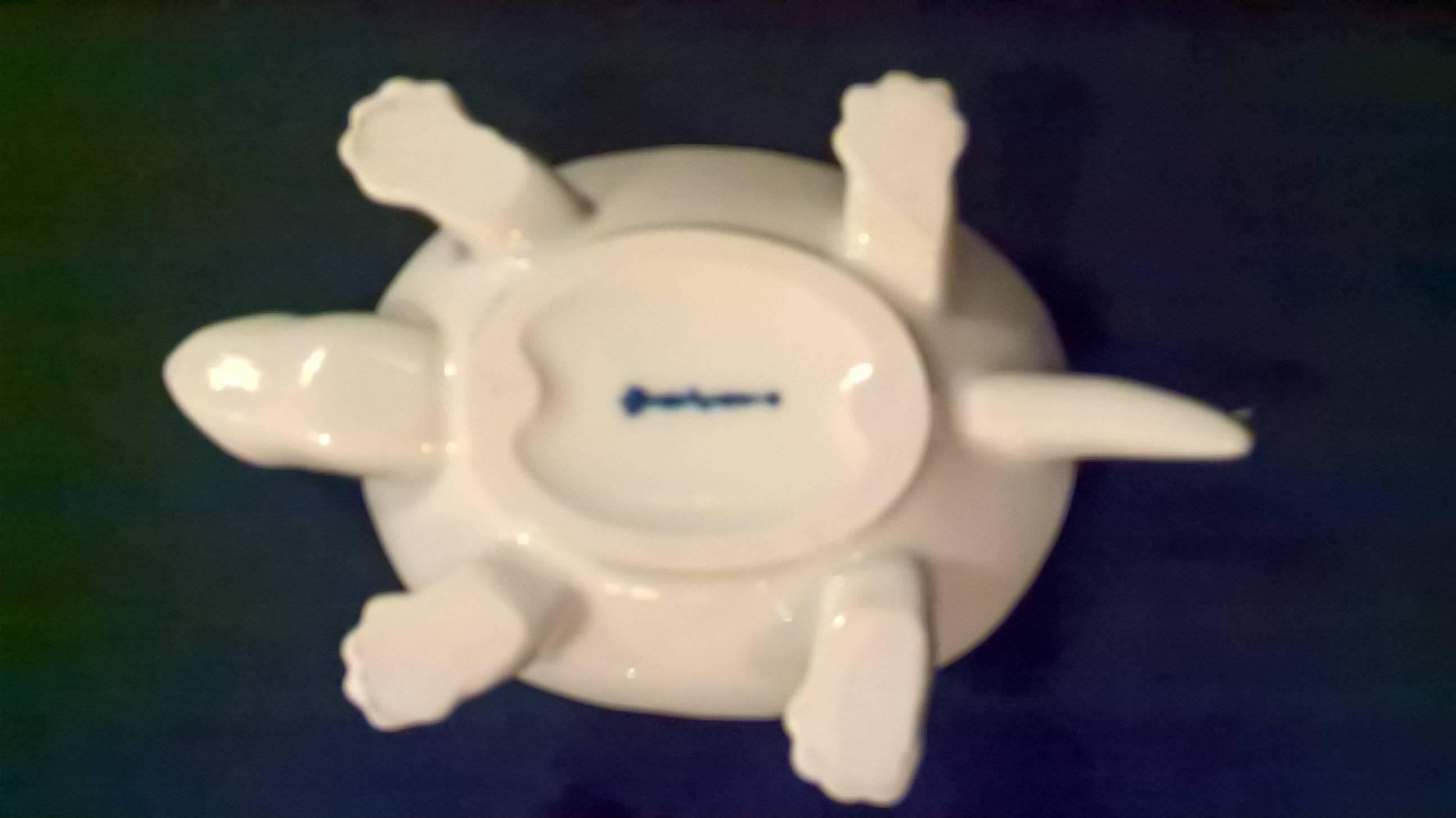 Midcentury-Modern Set of Six KPM Turtle Dishes in White Porcelain In Excellent Condition In Kitzbuhel, AT