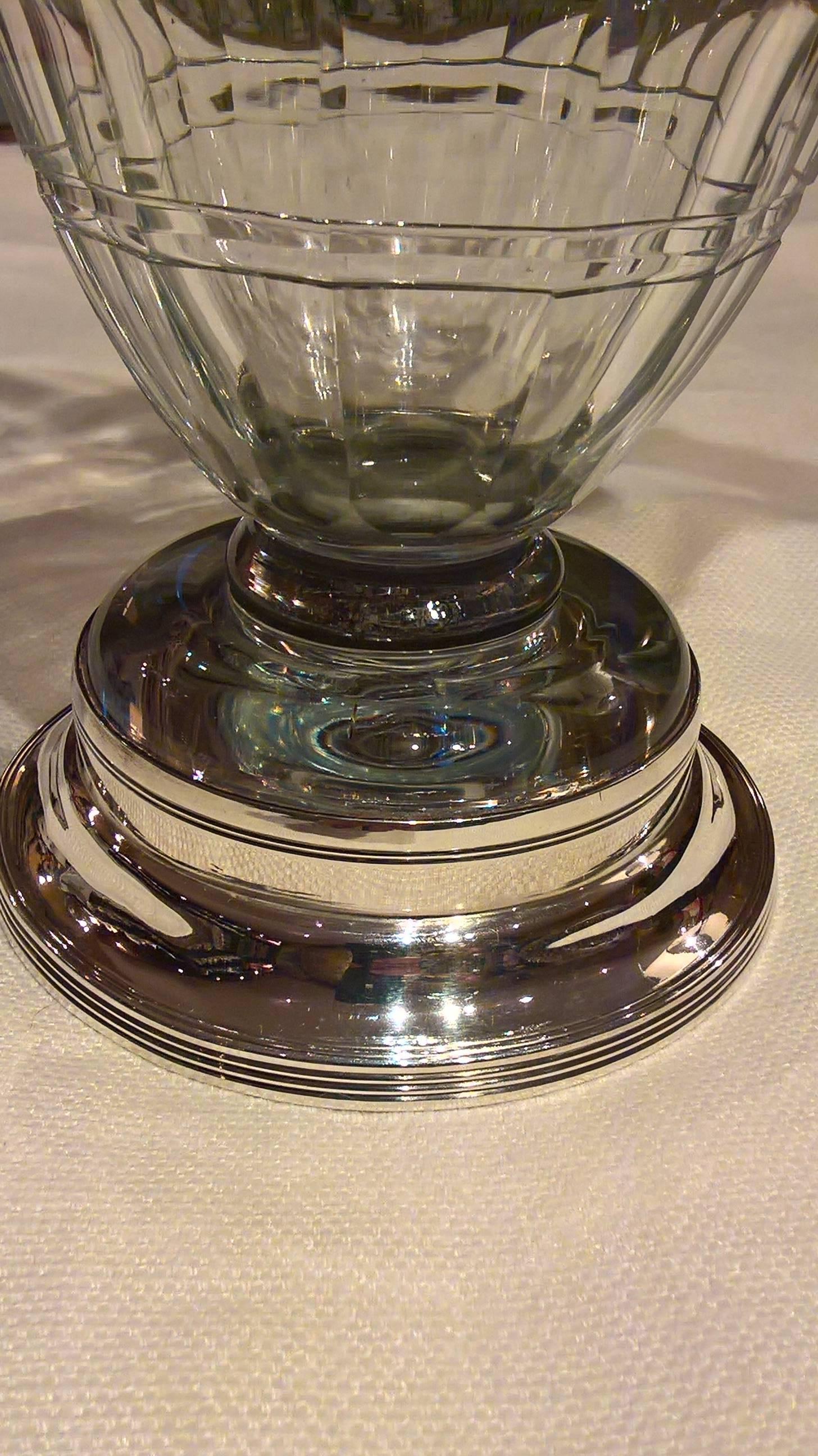 XVIIIe siècle  Pichet en verre de style George III avec support en argent par Thomas Phipps et Edward Robinson en vente