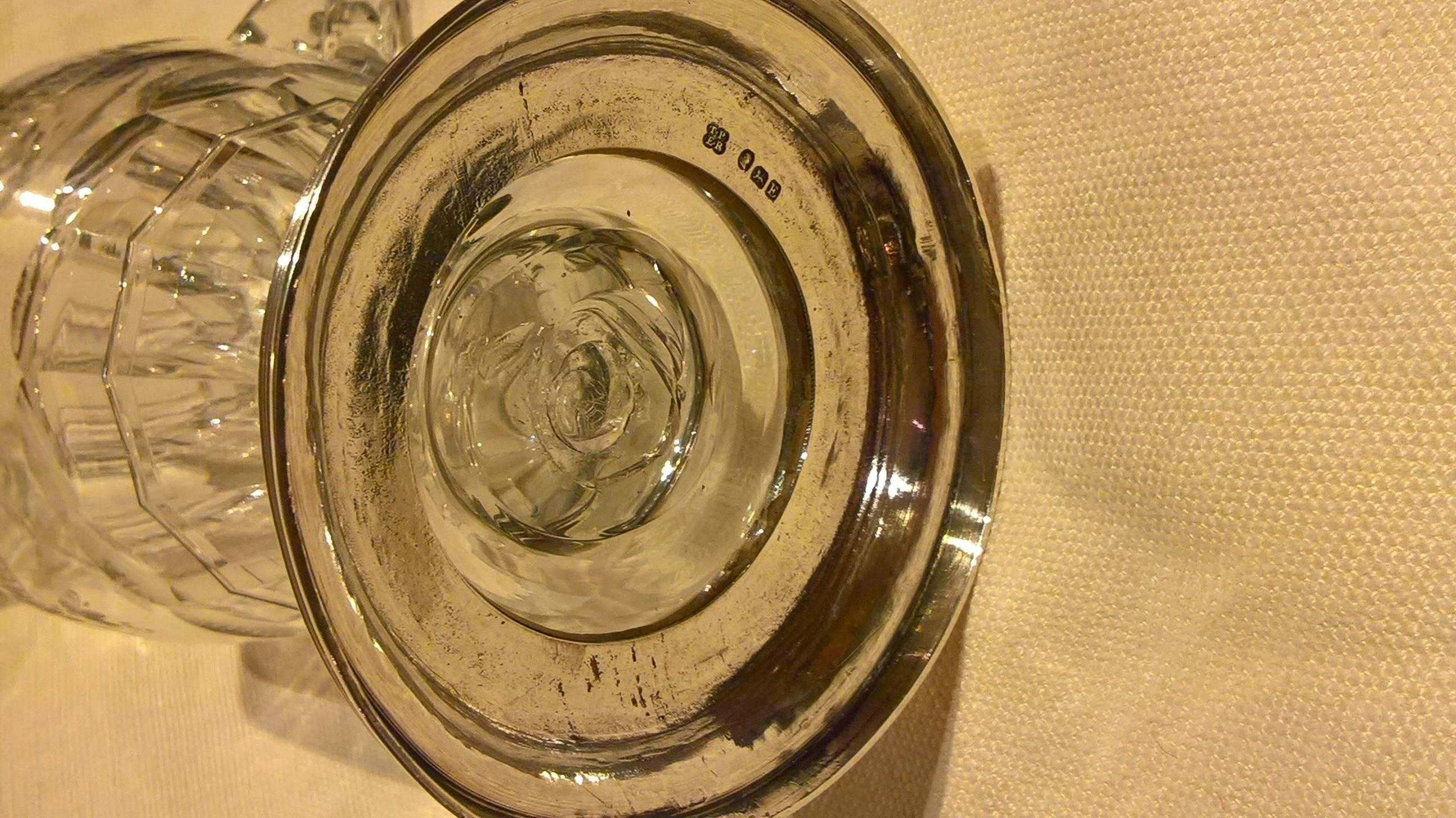 Cristal  Pichet en verre de style George III avec support en argent par Thomas Phipps et Edward Robinson en vente