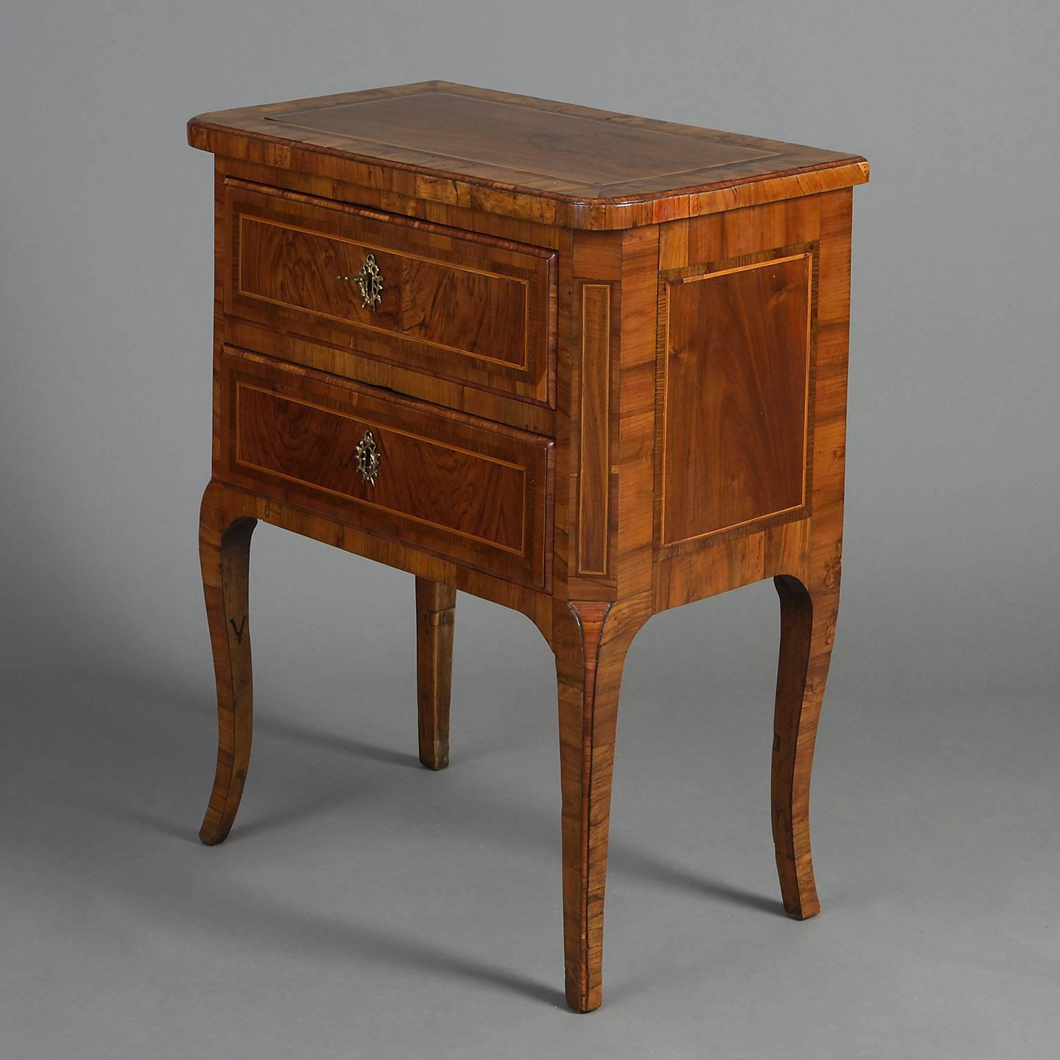 18th Century, Italian Walnut and Olivewood Small Commode In Good Condition In London, GB