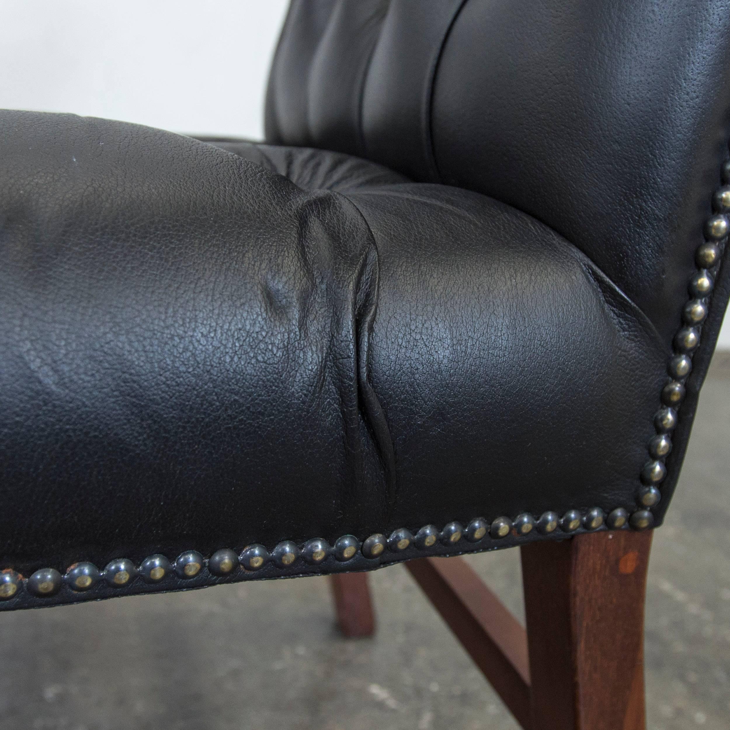 Contemporary Centurion Chesterfield Leather Armchair Green Armrest For Sale