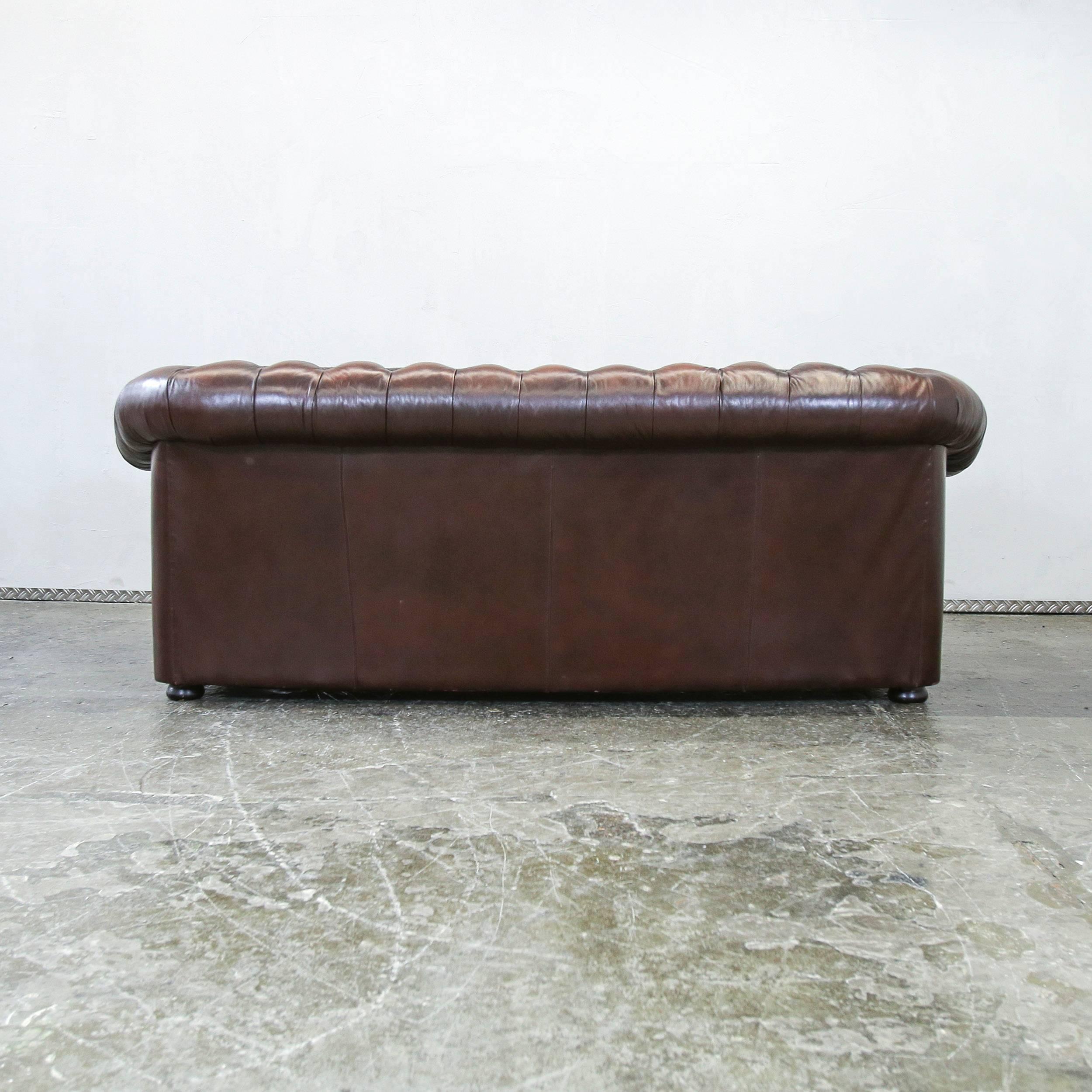 Chesterfield Leather Sofa Brown Three-Seat Couch Retro Vintage In Good Condition For Sale In Cologne, DE