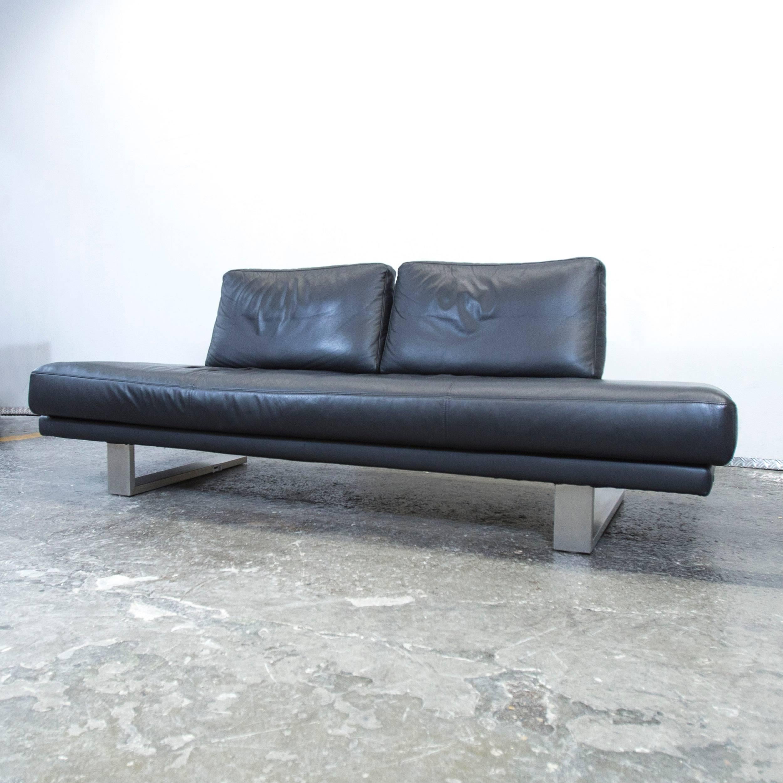 Black colored original Rolf Benz SOB 6600 designer leather sofa in a minimalistic and modern design, made for pure comfort.