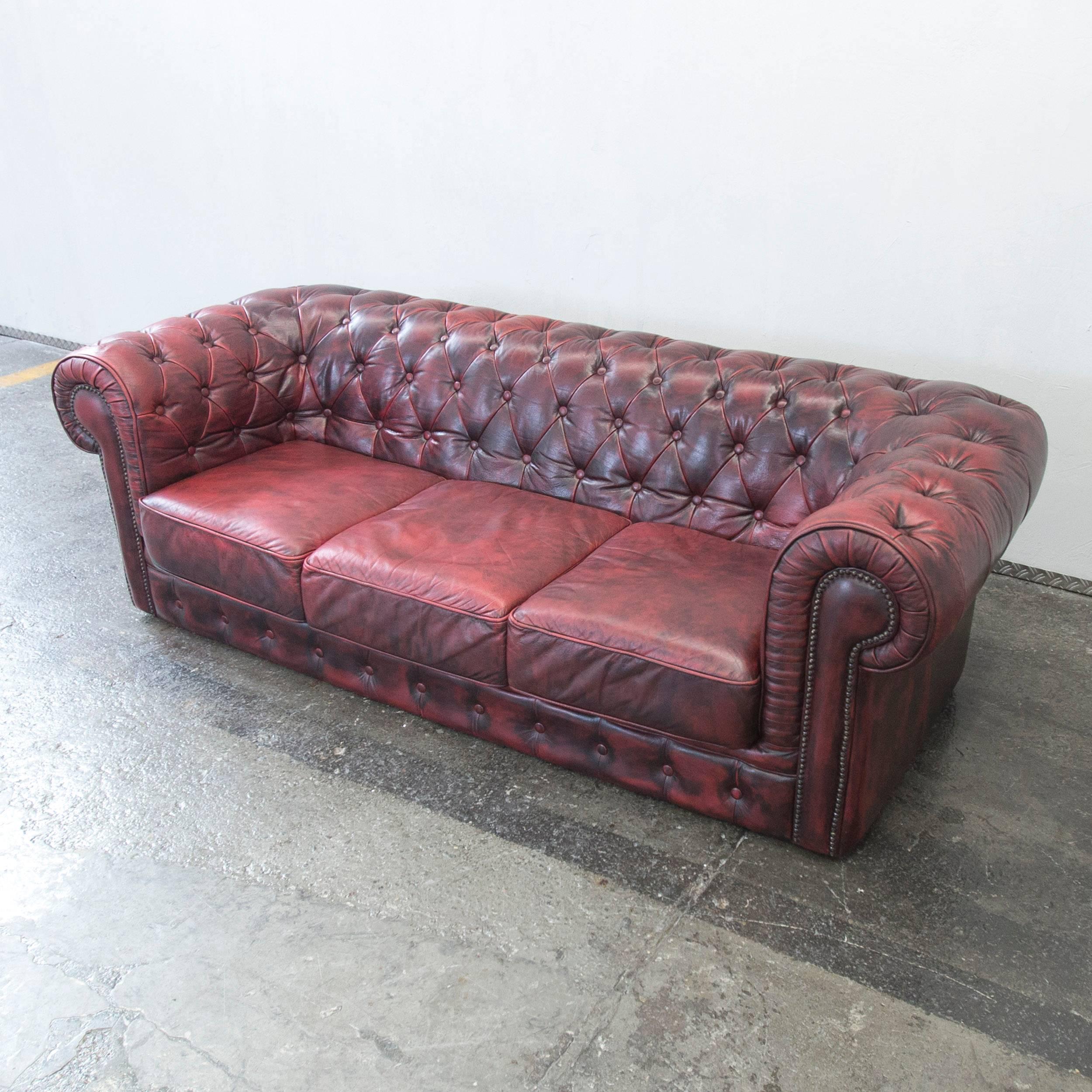 Chesterfield Designer Leather Sofa Red Three-Seat Couch Vintage Retro In Excellent Condition In Cologne, DE