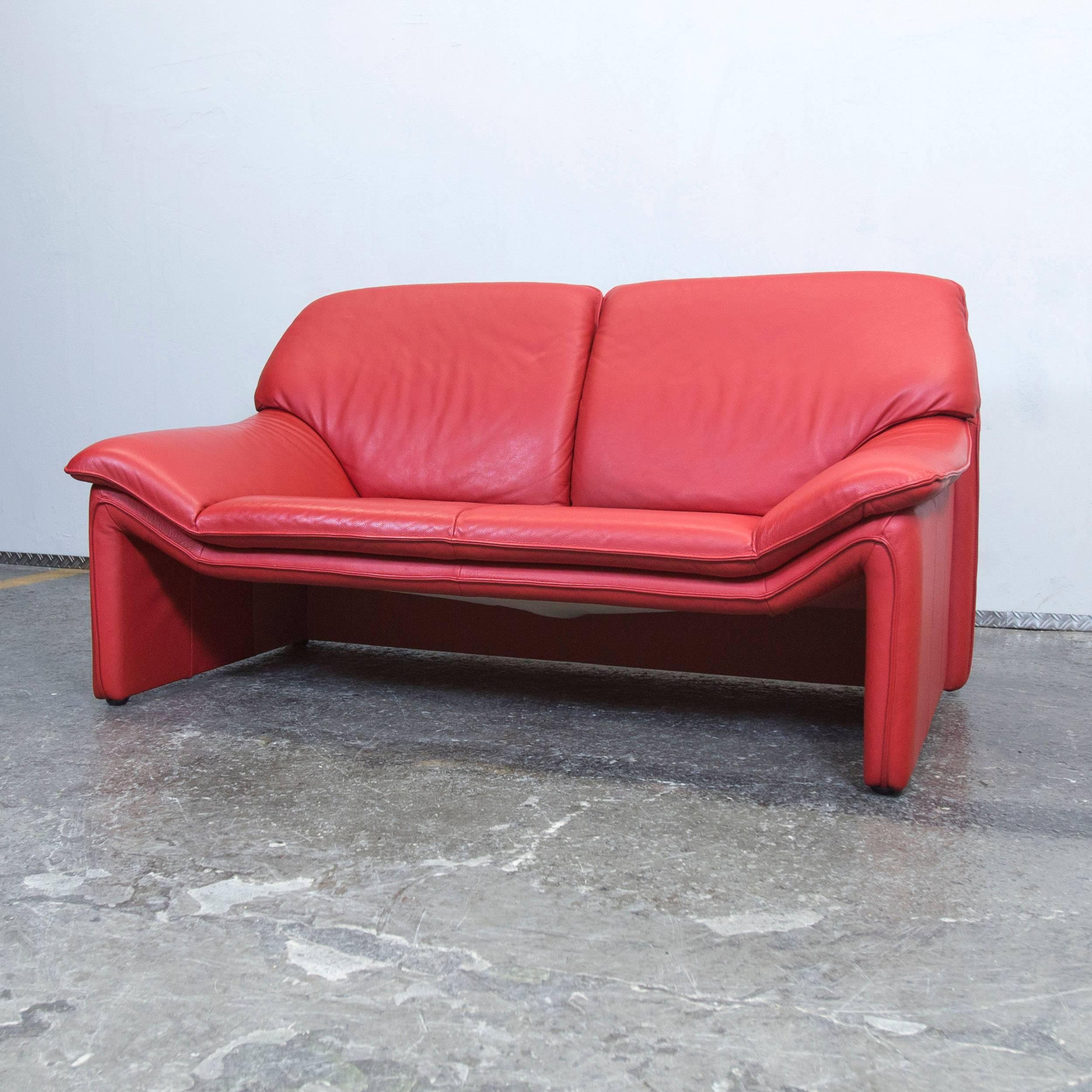 Laauser Designer Sofa Red Leather Two-Seat Couch Modern In Excellent Condition In Cologne, DE