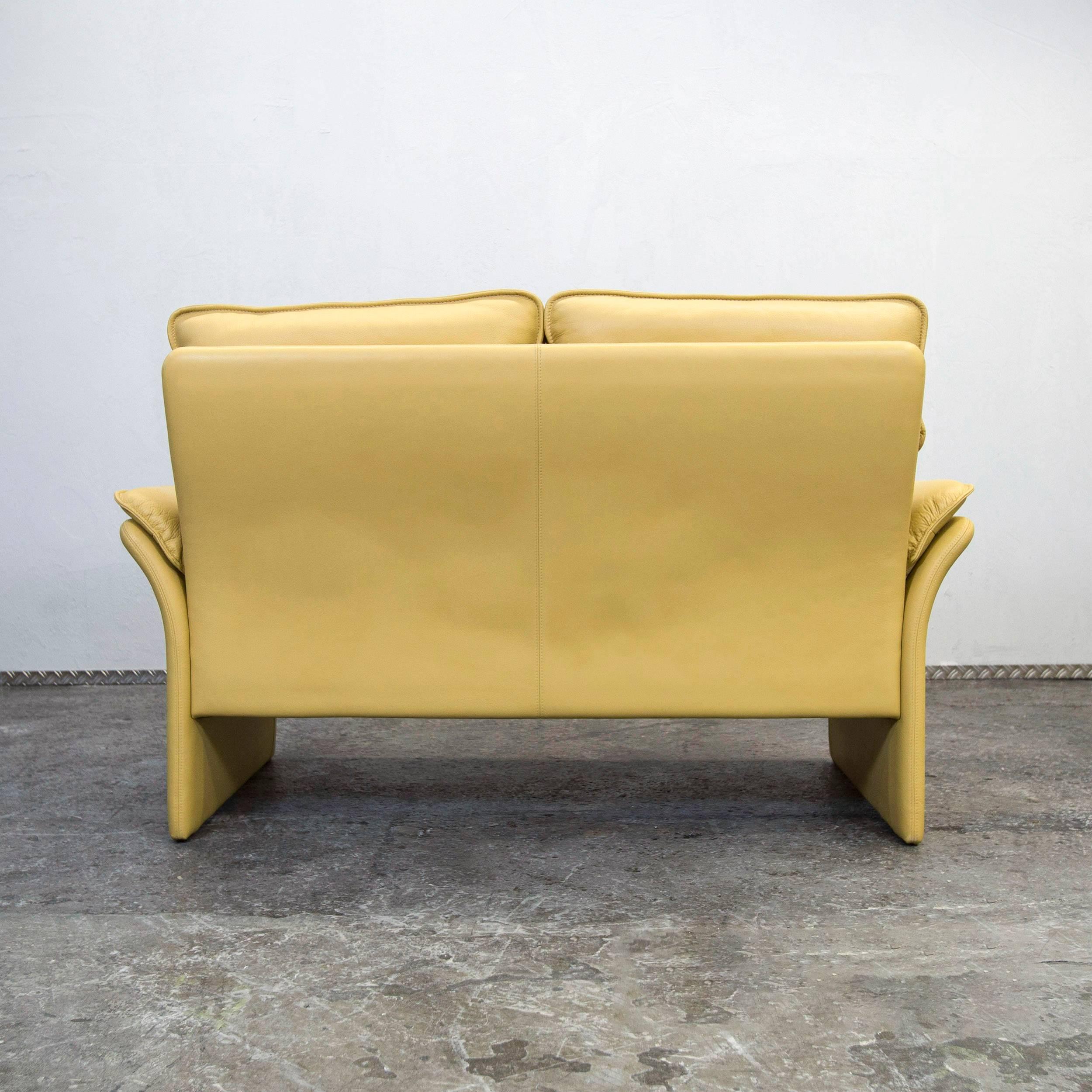 Dreipunkt Designer Leather Sofa Mustard Yellow Two-Seat Couch Modern In Excellent Condition In Cologne, DE