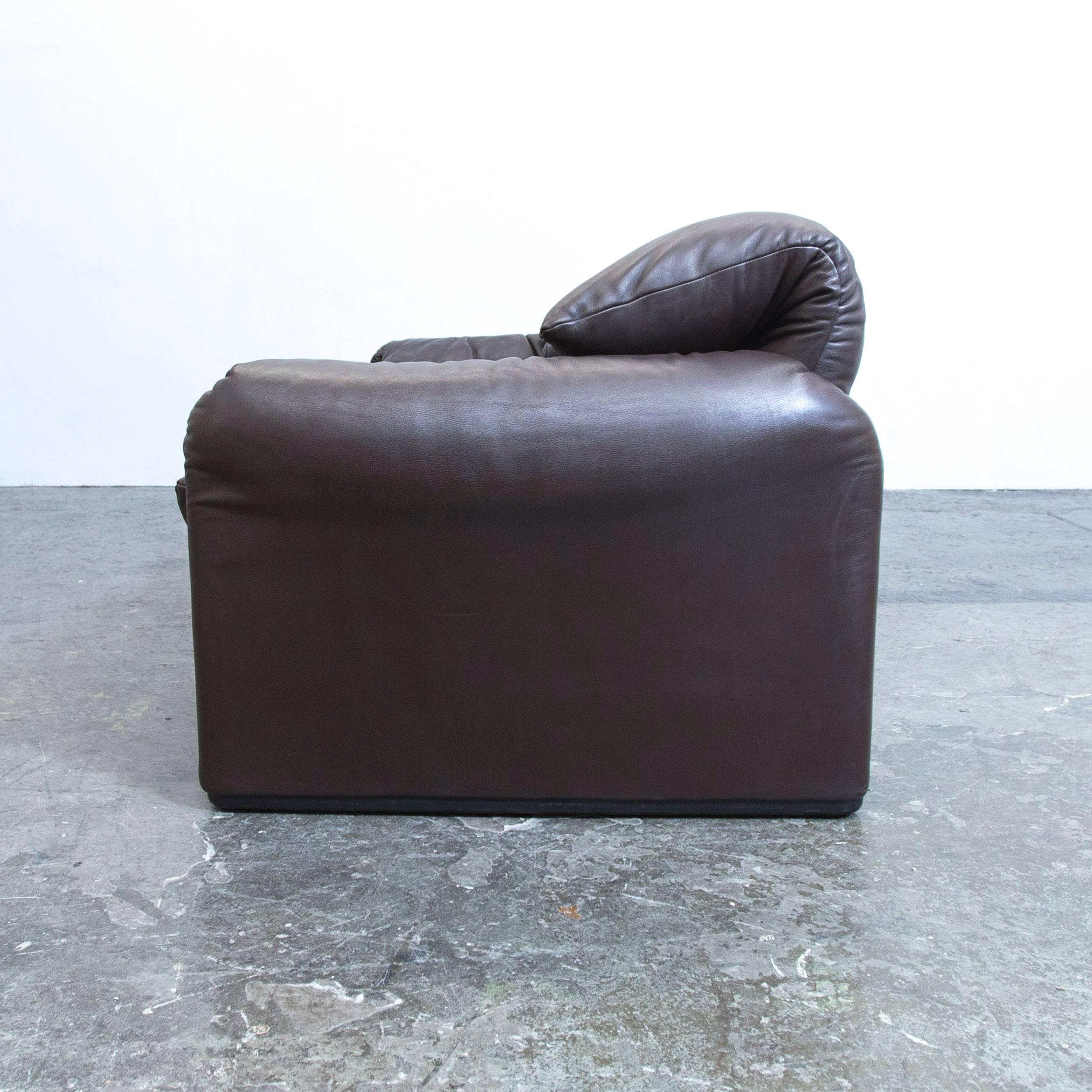 Cassina Maralunga Designer Sofa Mocca Brown Leather Two-Seat Function Modern 4