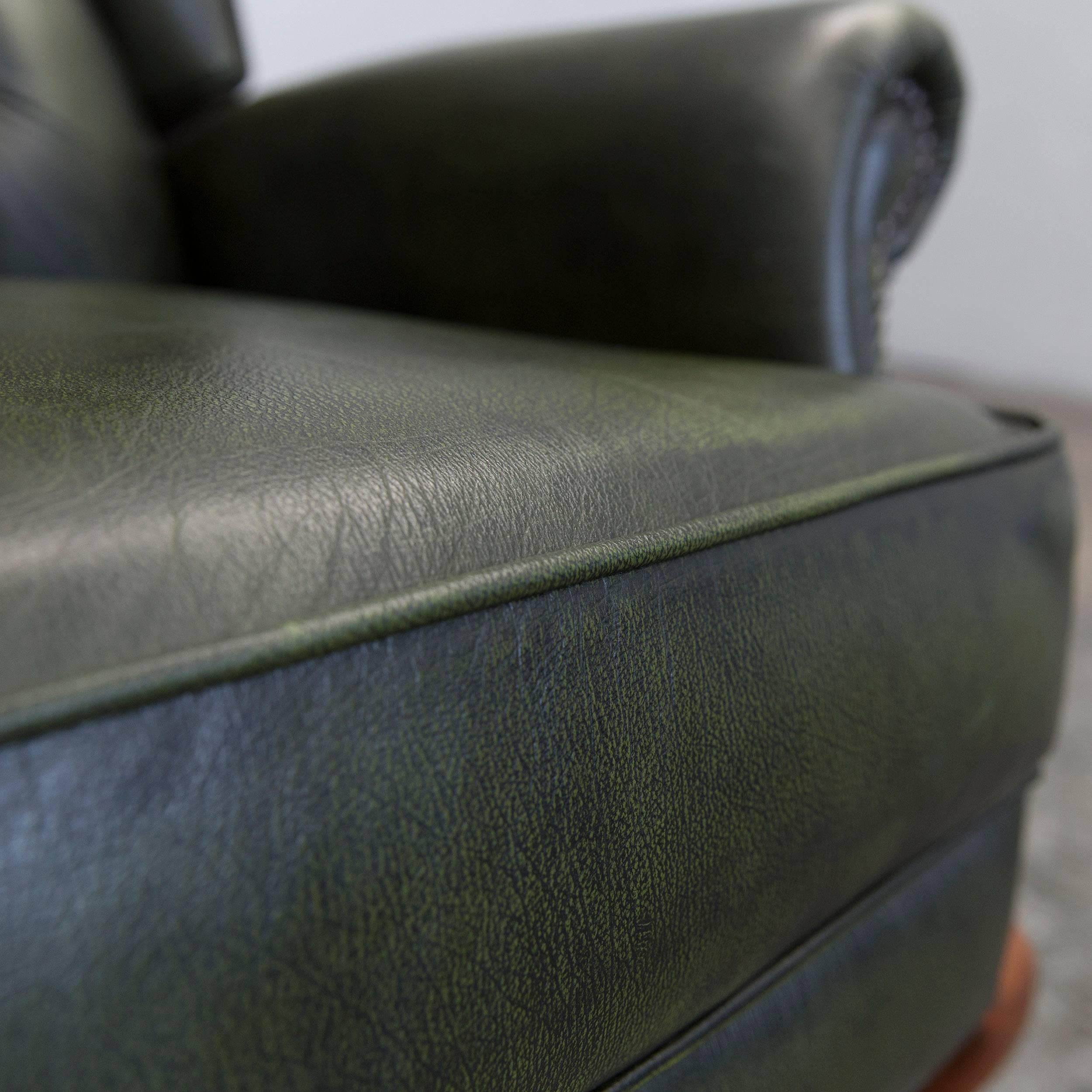 green wingback recliner