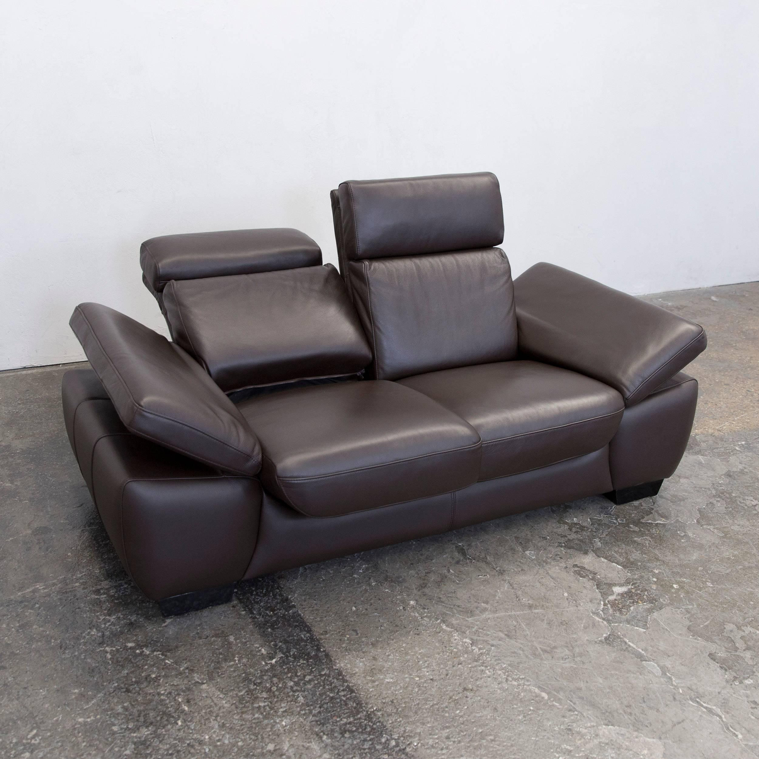 Contemporary Design Two-Seat Couch Recliner Brown Leather Modern For Sale