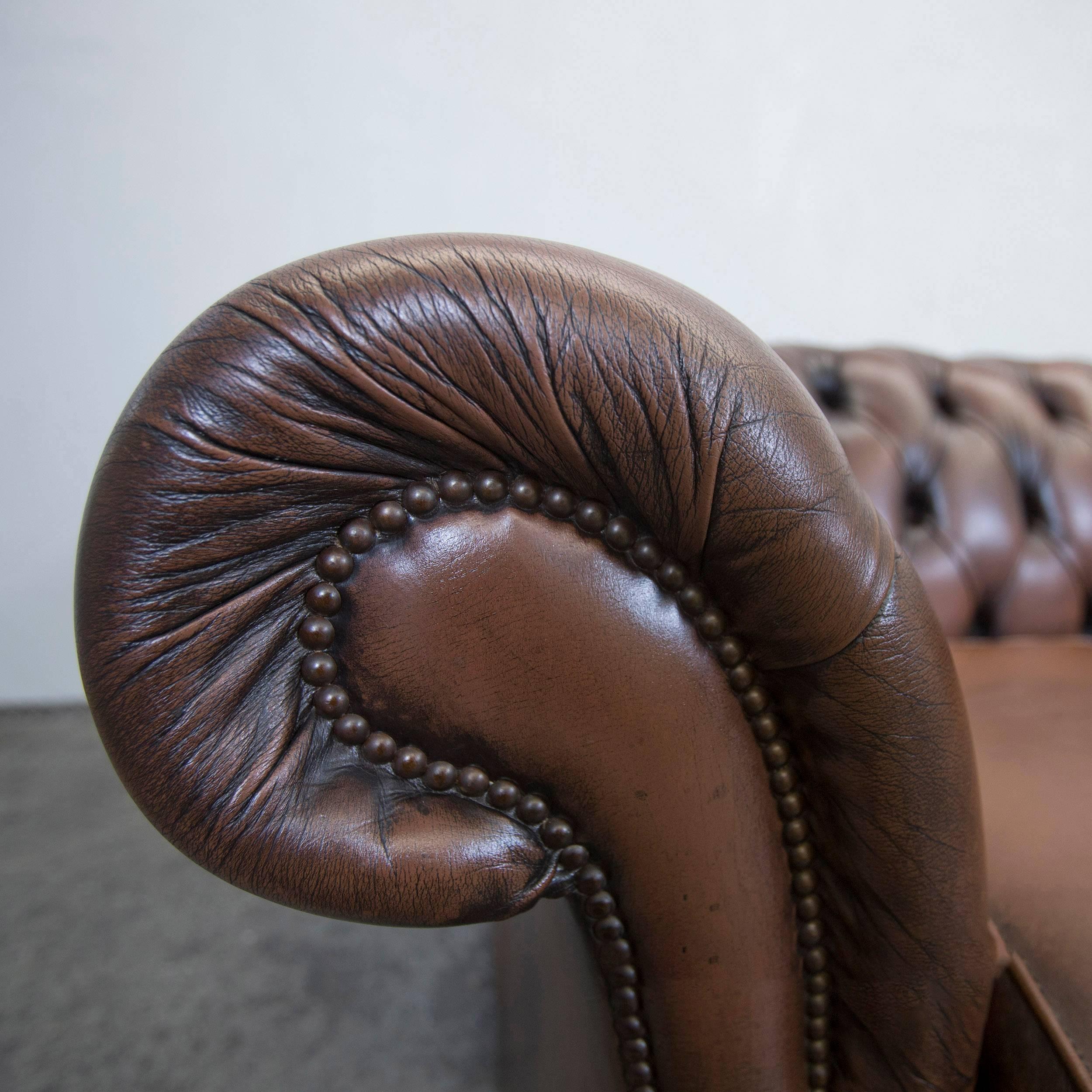 Chesterfield Leather Sofa Brown Two-Seat Couch Retro Vintage In Excellent Condition In Cologne, DE