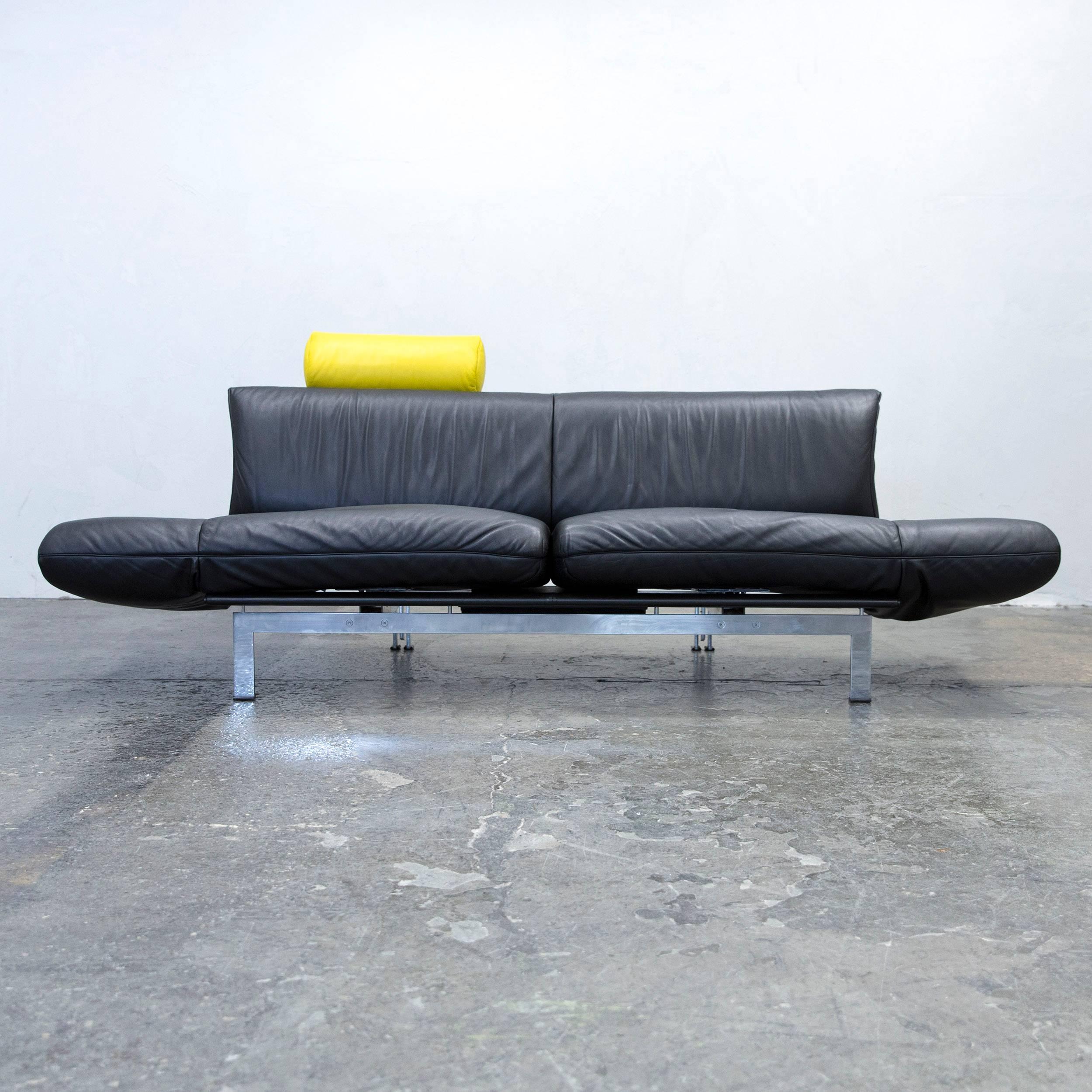De Sede Ds 140 Designer Sofa Leather Black Yellow Two-Seat Relax Function Couch In Excellent Condition In Cologne, DE
