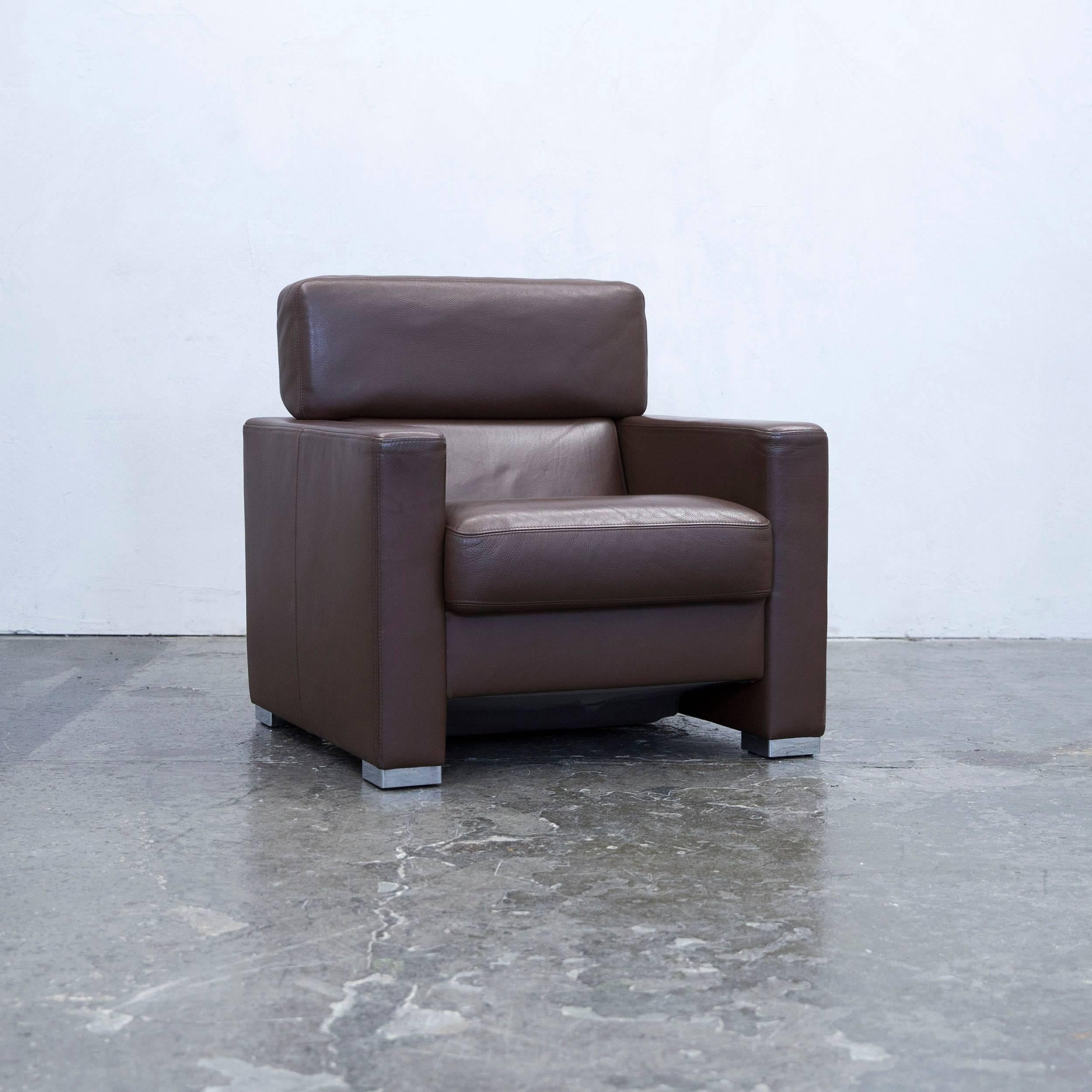 Brown colored original Brühl & Sippold designer leather chair in a minimalistic and modern design, with convenient functions, made for pure comfort and flexibility.