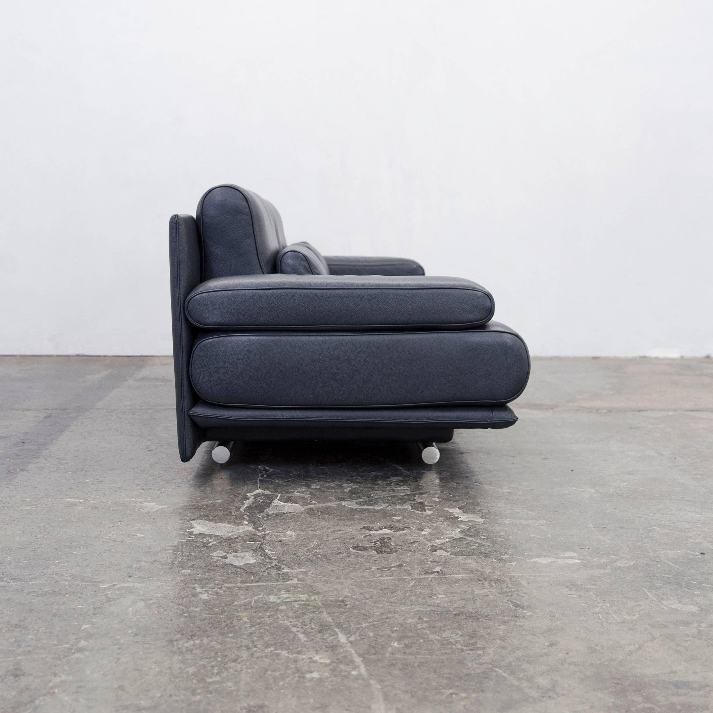 Black colored original Rolf Benz 6500 designer leather sofa, in a minimalistic and modern design, made for pure comfort and style.