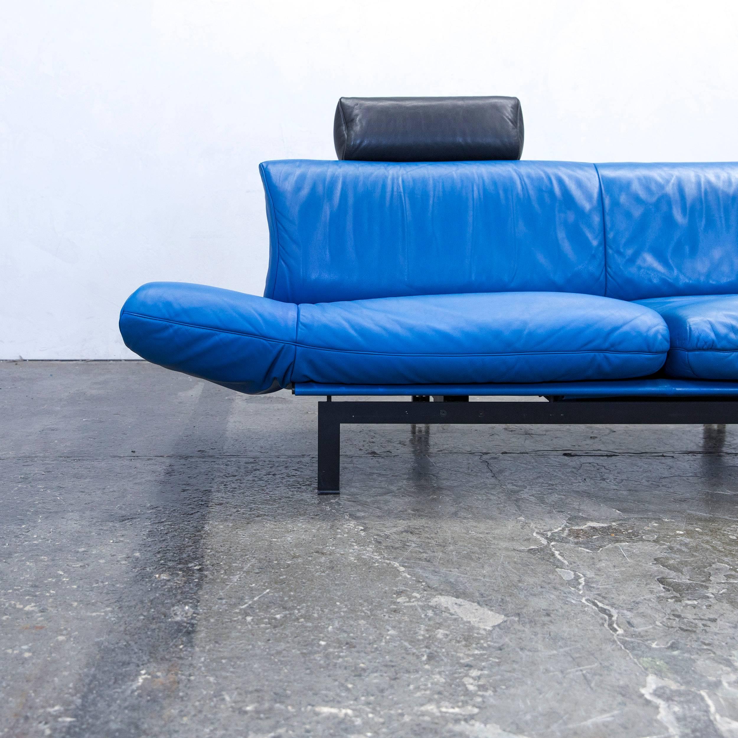 Blue and black colored original De Sede DS 140 Designer leather sofa, in a minimalistic and modern design, with convenient functions, made for pure comfort and flexibility.