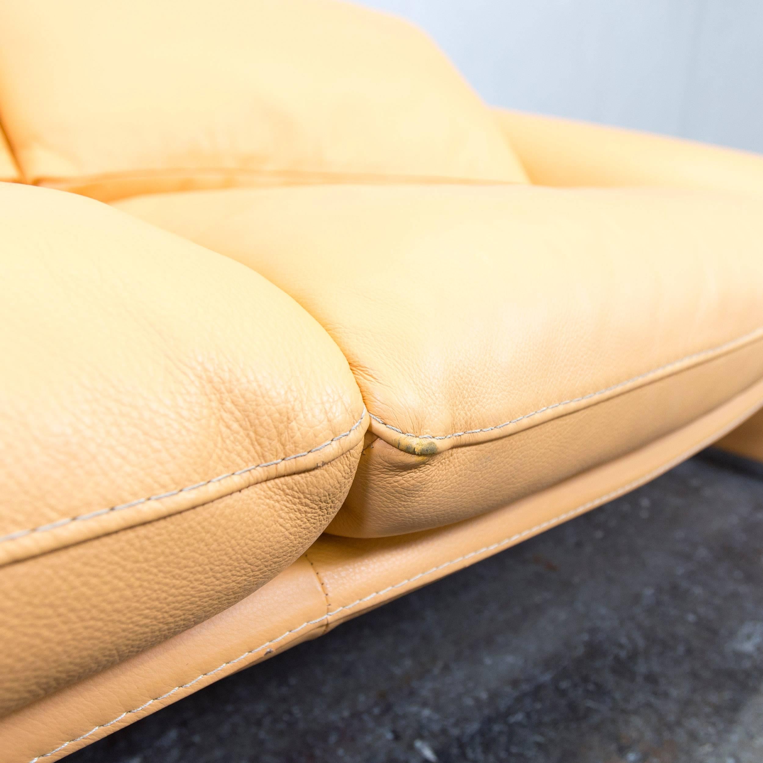Chateau d'Ax Voga Designer Leather Sofa Yellow Two-Seat Couch Modern In Good Condition In Cologne, DE