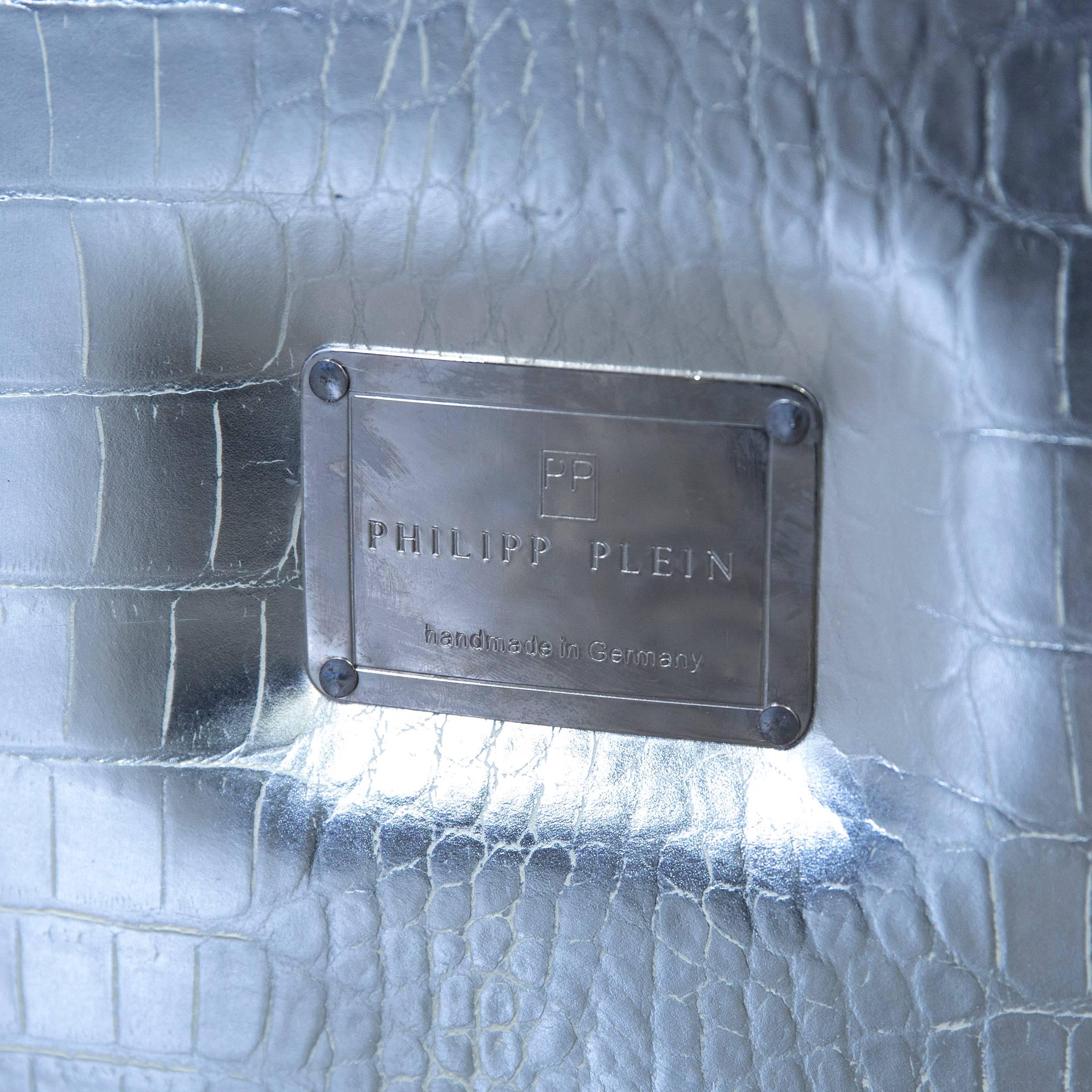 Contemporary Philipp Plein Designer Club Chair Leather Silver Crocodile Pattern Couch Modern