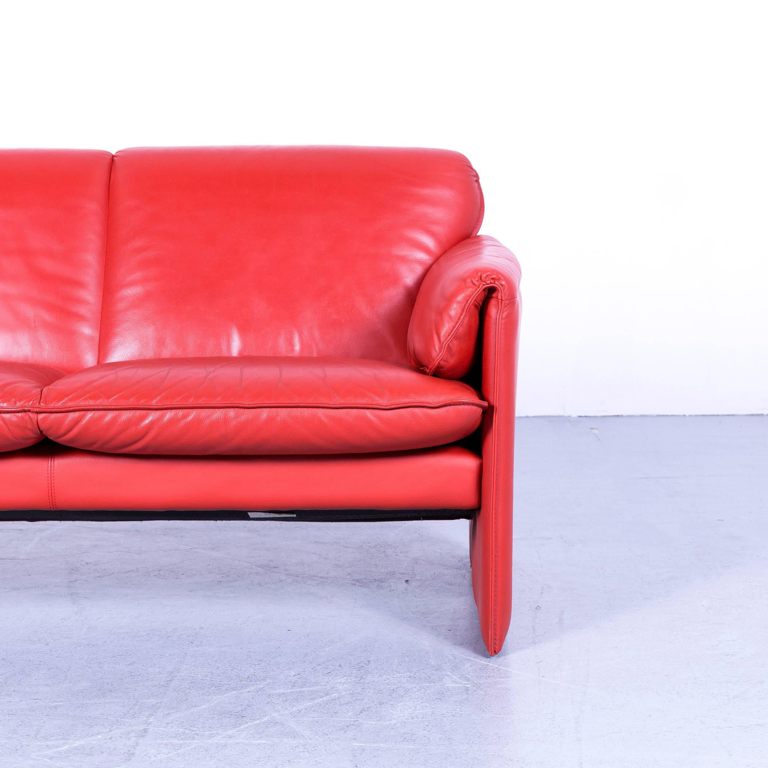 Leolux Bora Designer Sofa Leather Orange Red Two-Seat Couch Modern In Good Condition For Sale In Cologne, DE
