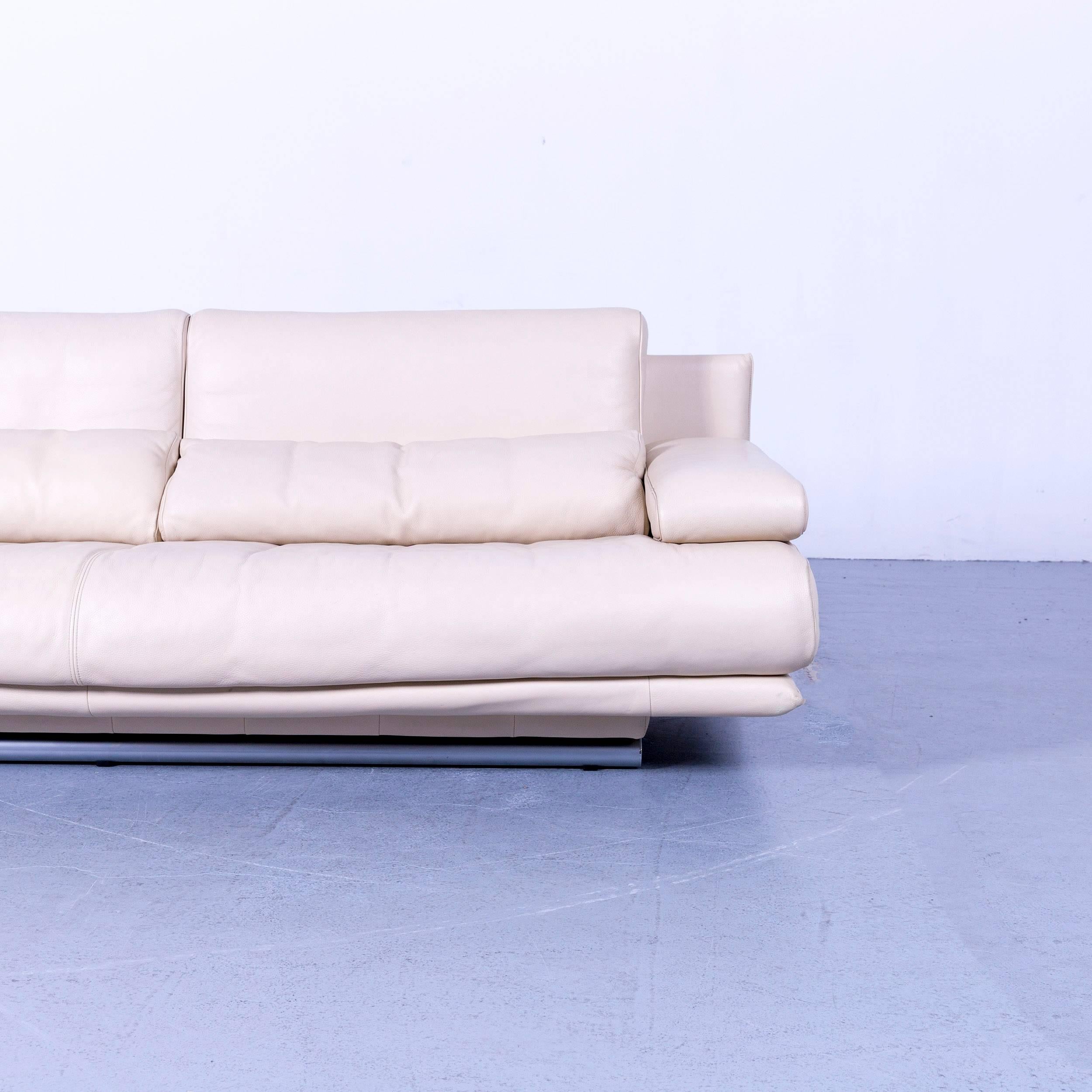 Rolf Benz 6500 Designer Sofa, Off-White Leather Three-Seat, Modern In Good Condition In Cologne, DE