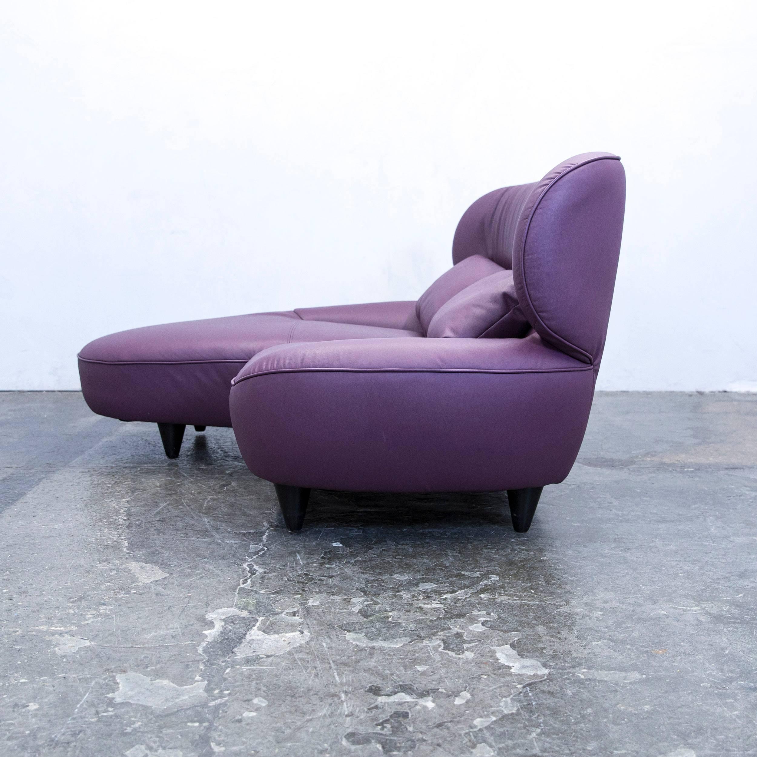 Designer Corner Sofa Set Footstool Lilac Two-Seat Couch Modern Faux Leather In Good Condition For Sale In Cologne, DE