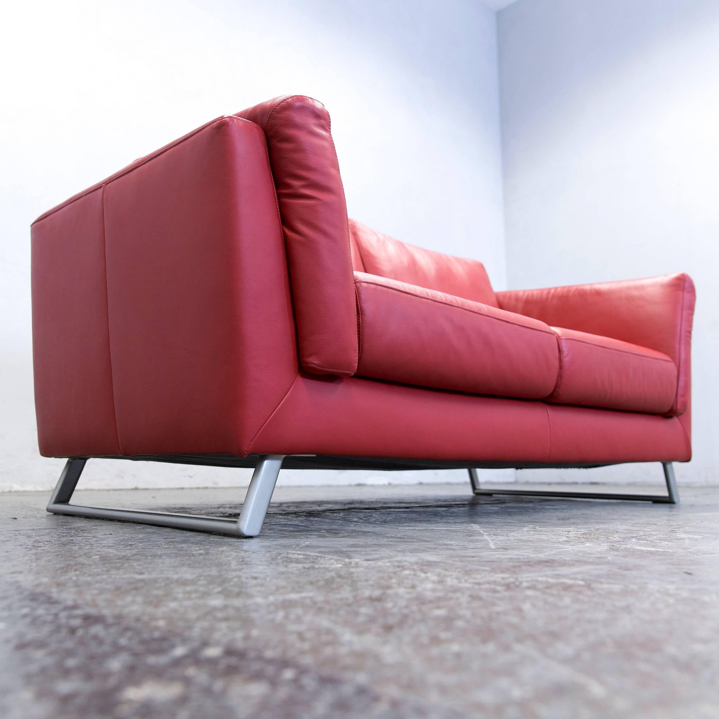 Designer Sofa Leather Red Two-Seat Couch Modern In Good Condition In Cologne, DE