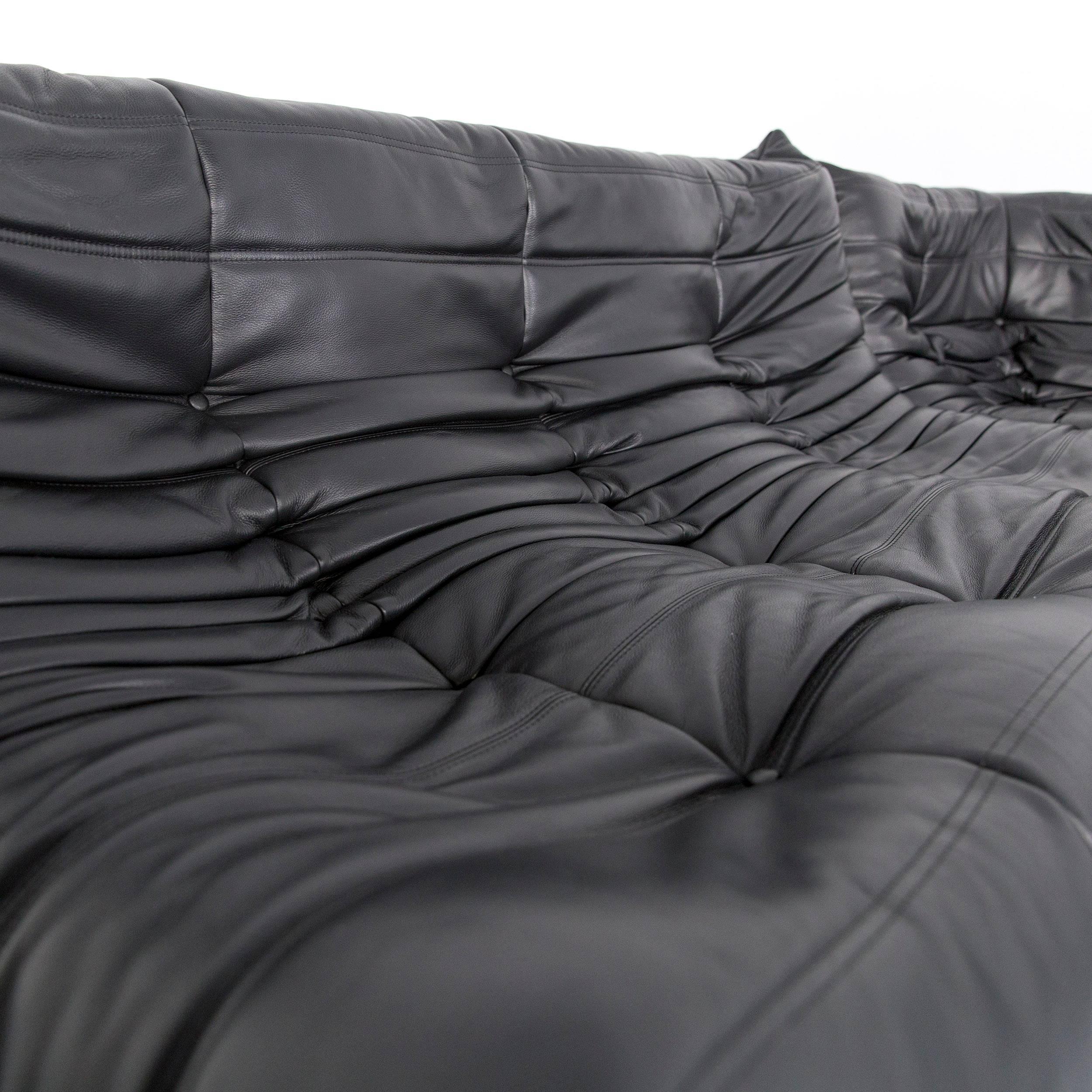 Ligne Rose Togo Designer Sofa Black Leather Two-Seat Retro Classic Sofa Couch In Good Condition In Cologne, DE