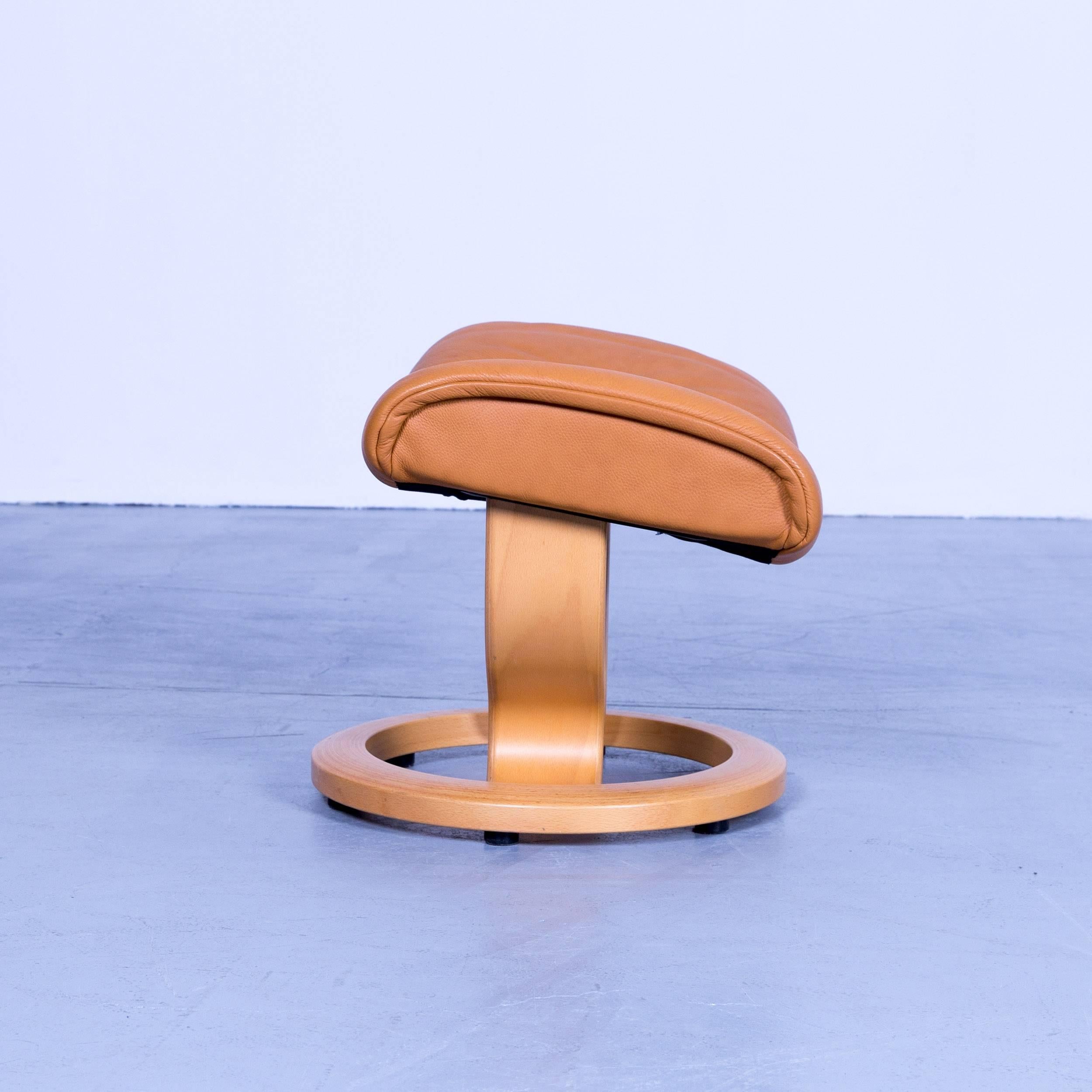 Ekornes Stressless Mayfair Footstool Leather Ocher Orange Brown Modern Footrest In Excellent Condition In Cologne, DE
