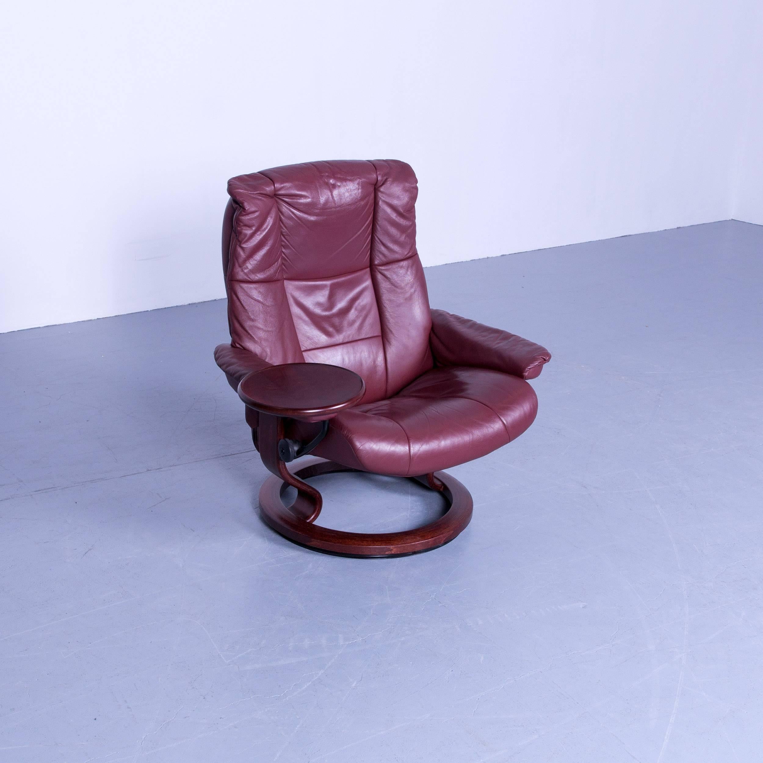 red stressless chair