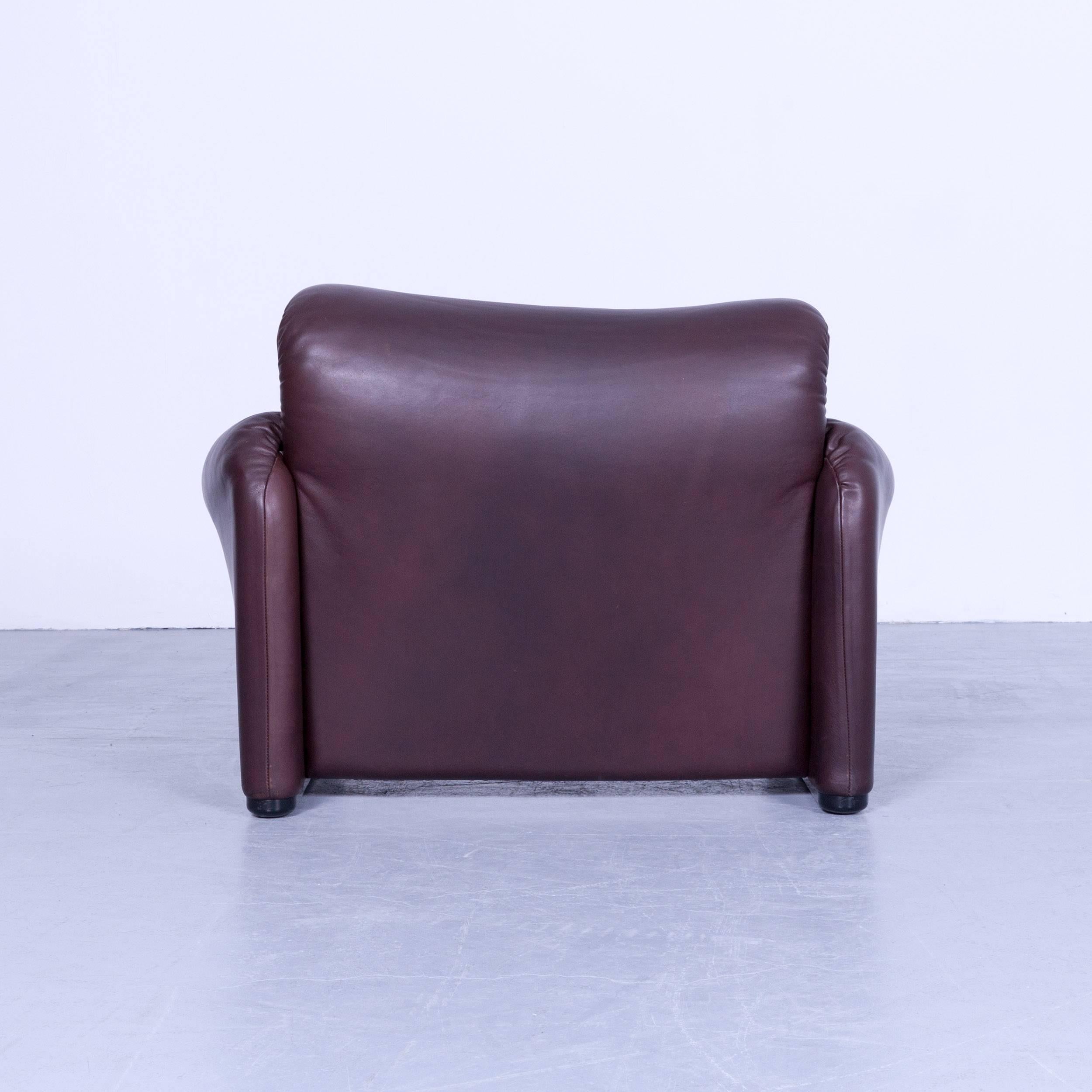 Cassina Maralunga Armchair Vico Magistretti Chair Leather Brown Mocca Function 5