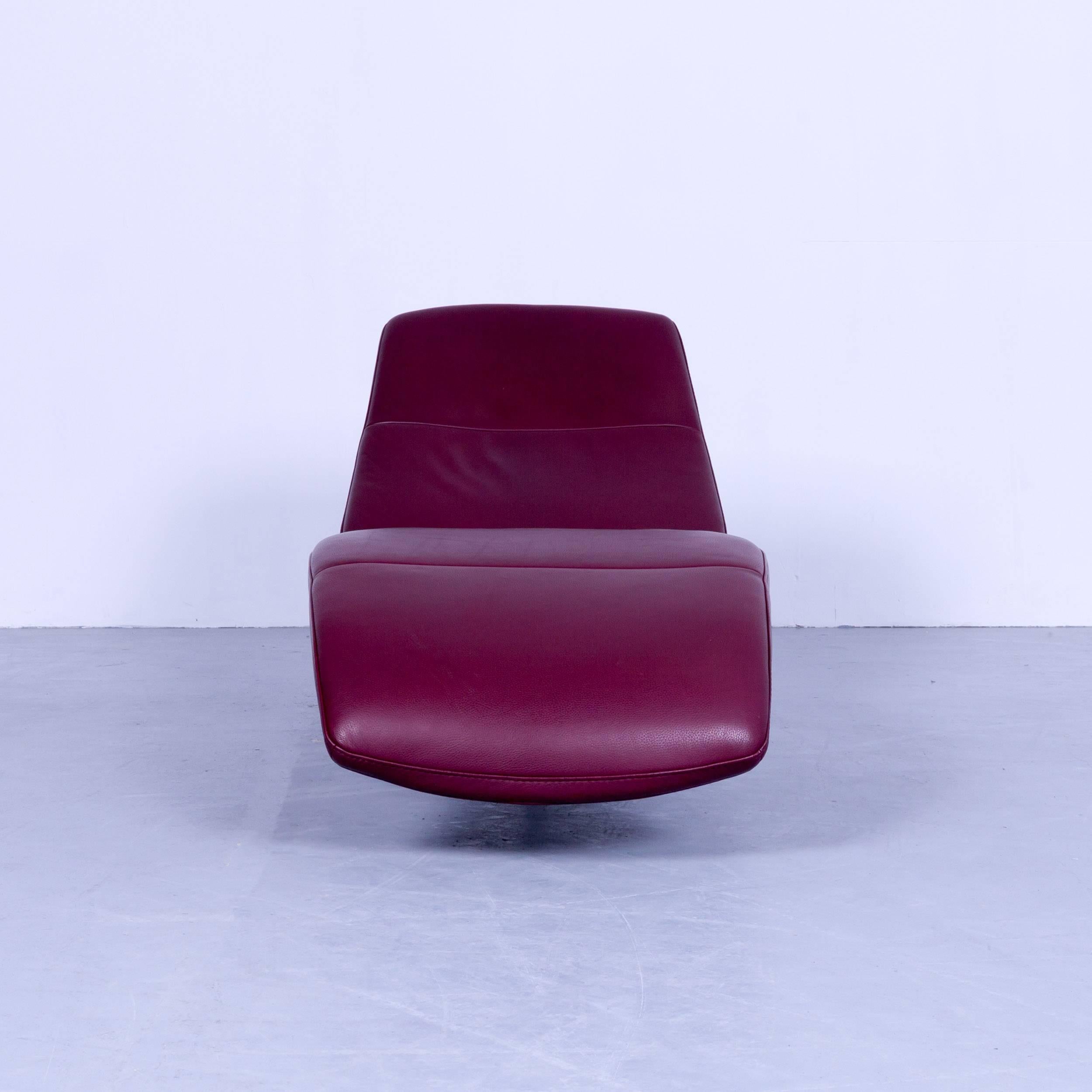 Ewald Schillig slice daybed designer recliner chair leather red bordeaux, in a minimalistic and modern design, made for pure comfort.