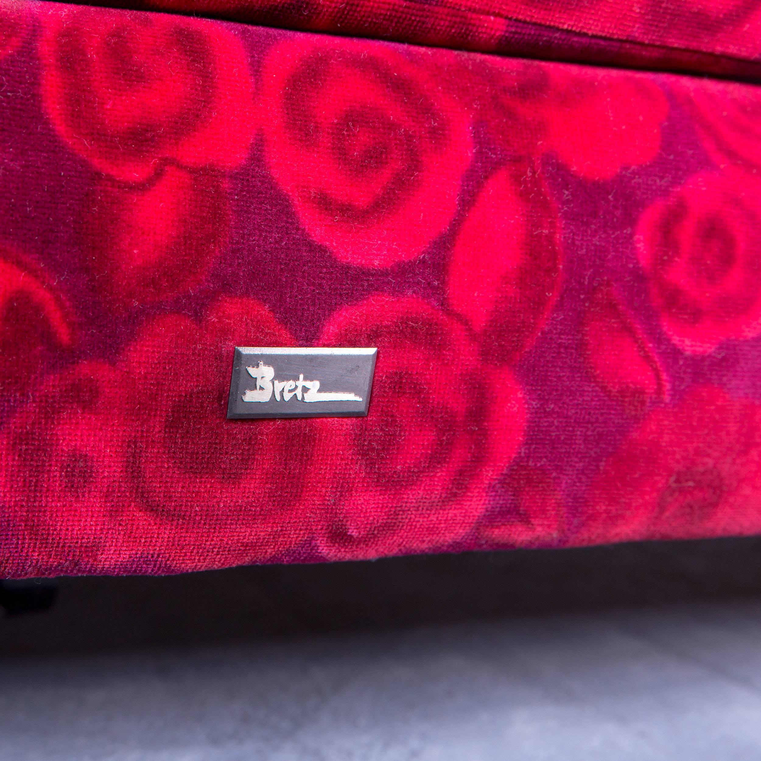 XXIe siècle et contemporain Canapé trois places en tissu rouge Bretz Monster Canapé à motifs de roses Canapé-lit pour le sommeil