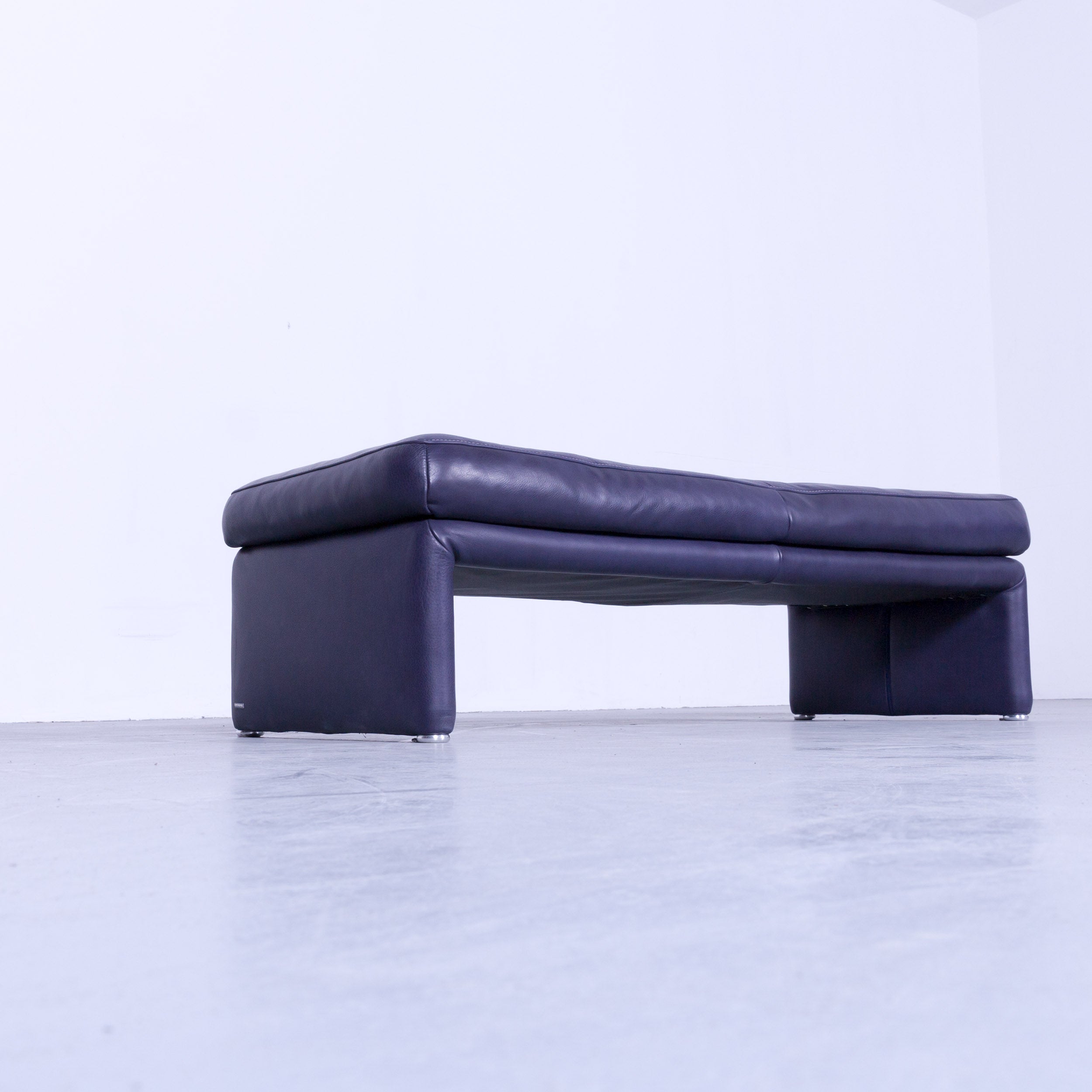 Koinor Raoul Designer Footstool Purple Eggplant Colored Leather Footrest Pouf Koinor Raoul Designer Footstool Purple Eggplant Colored Leather Footrest Pouf