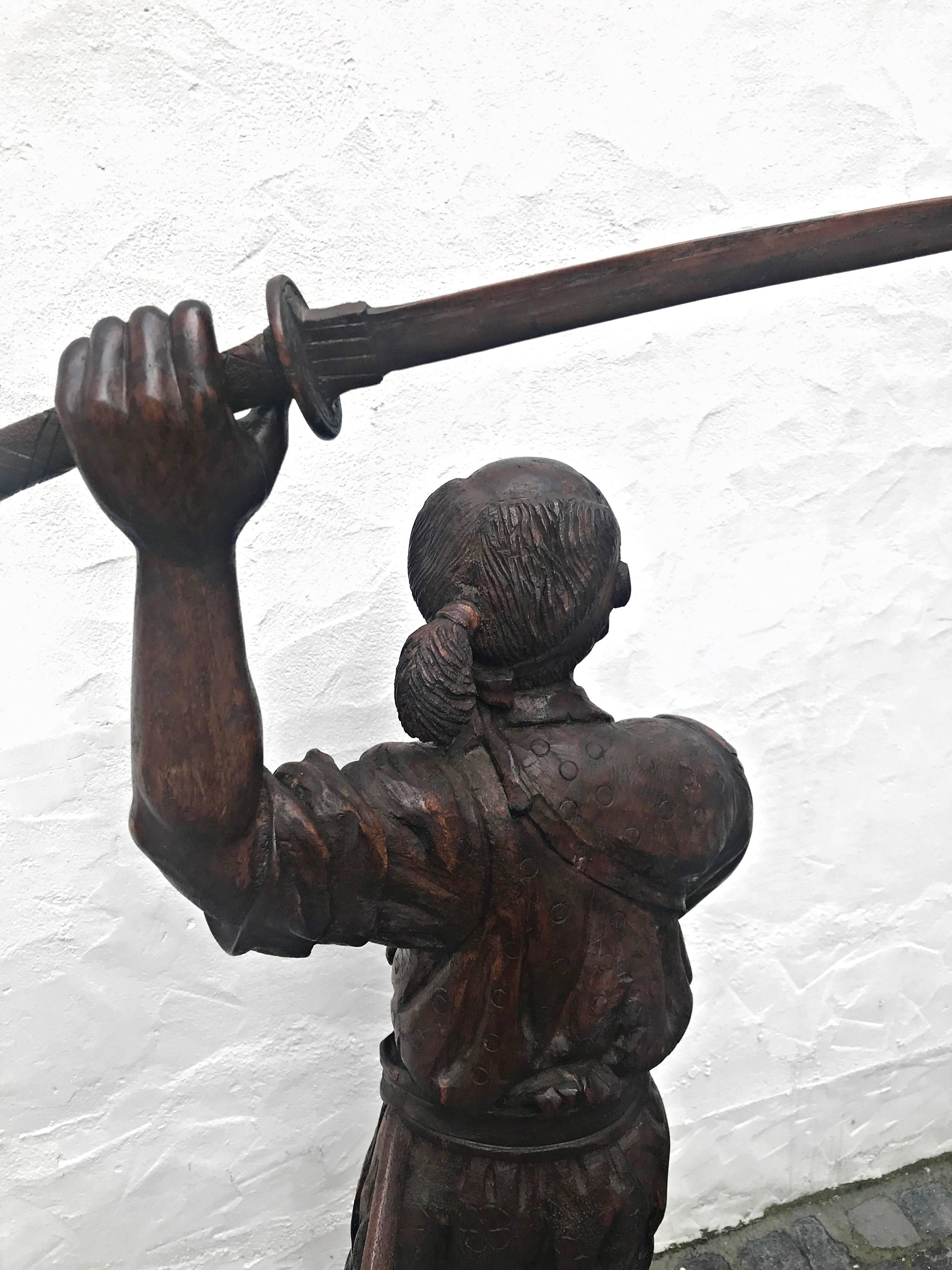 Big Wooden Carved Sculpture of a Samurai, 19th Century, Probably French For Sale 3