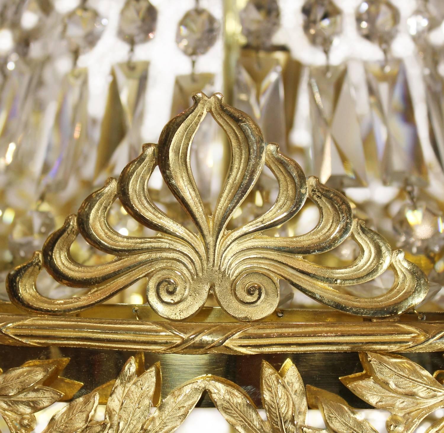 19th Century Chandelier with Swans In Good Condition For Sale In Stockholm, SE