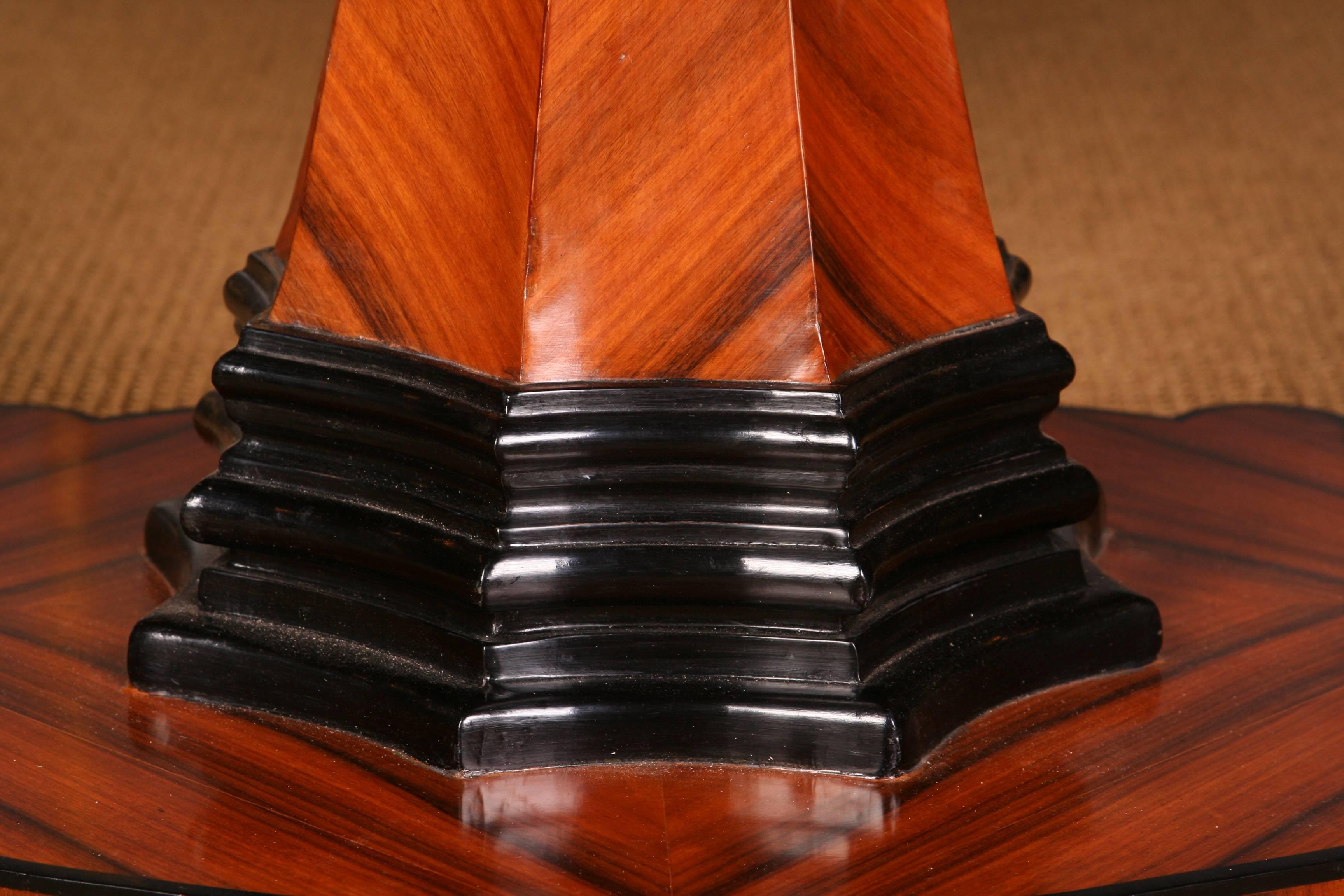 19th Century Elegant Oval Table in Biedermeier Style with exotic Rosewood Veneer 6