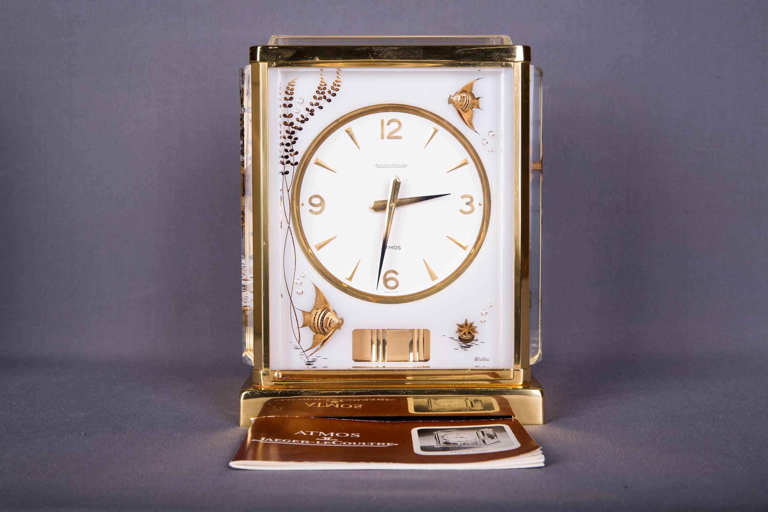 The case is made of gilded brass. The original box is available.

Very elaborate and finely painted.

Very fine finish.