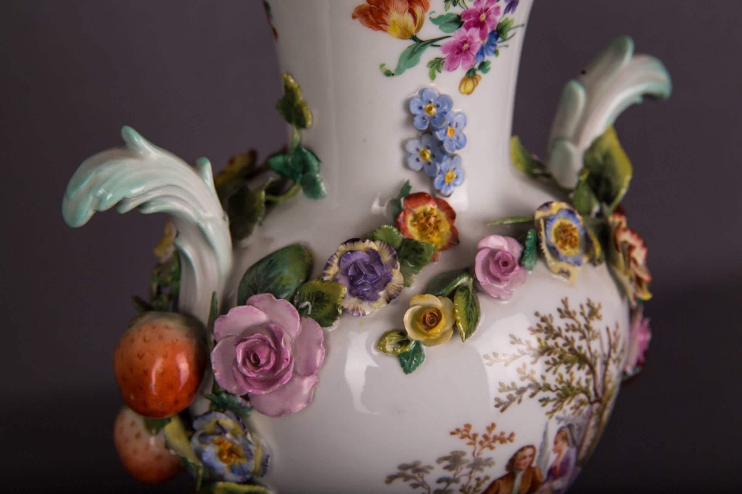 Big Meissen Porcelain Vase Watteau Scene with Fruits and Flowers Paintings In Good Condition In Berlin, DE