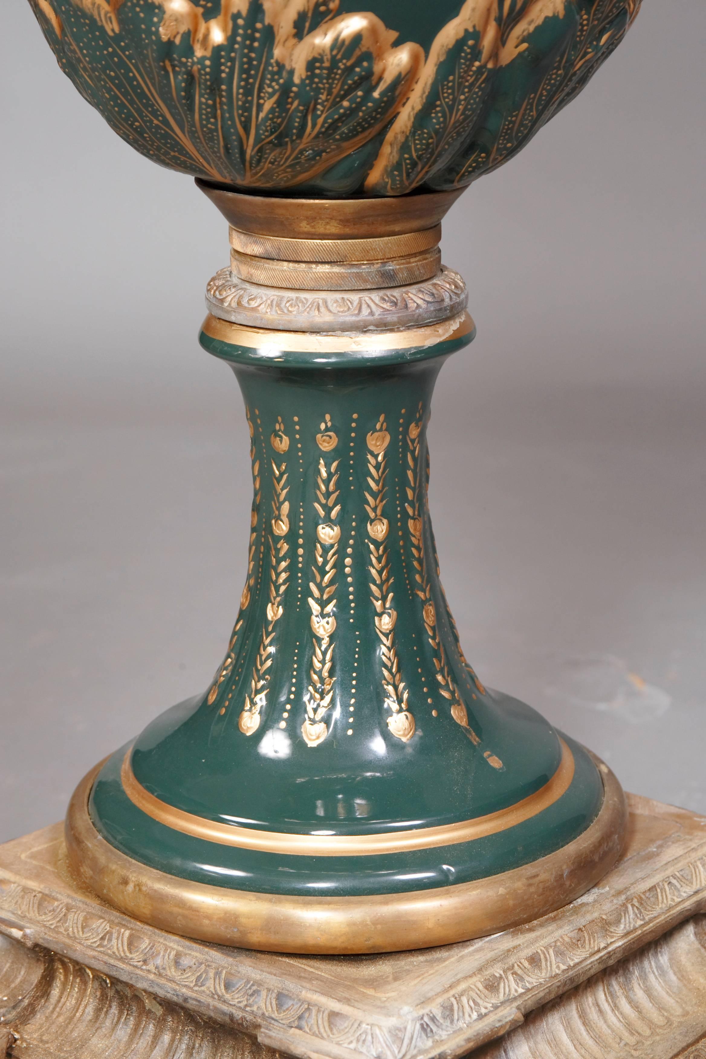 2 Majesatische Sevre-Vase im antiken Stil des 18. Jahrhunderts, Paris im Angebot 2