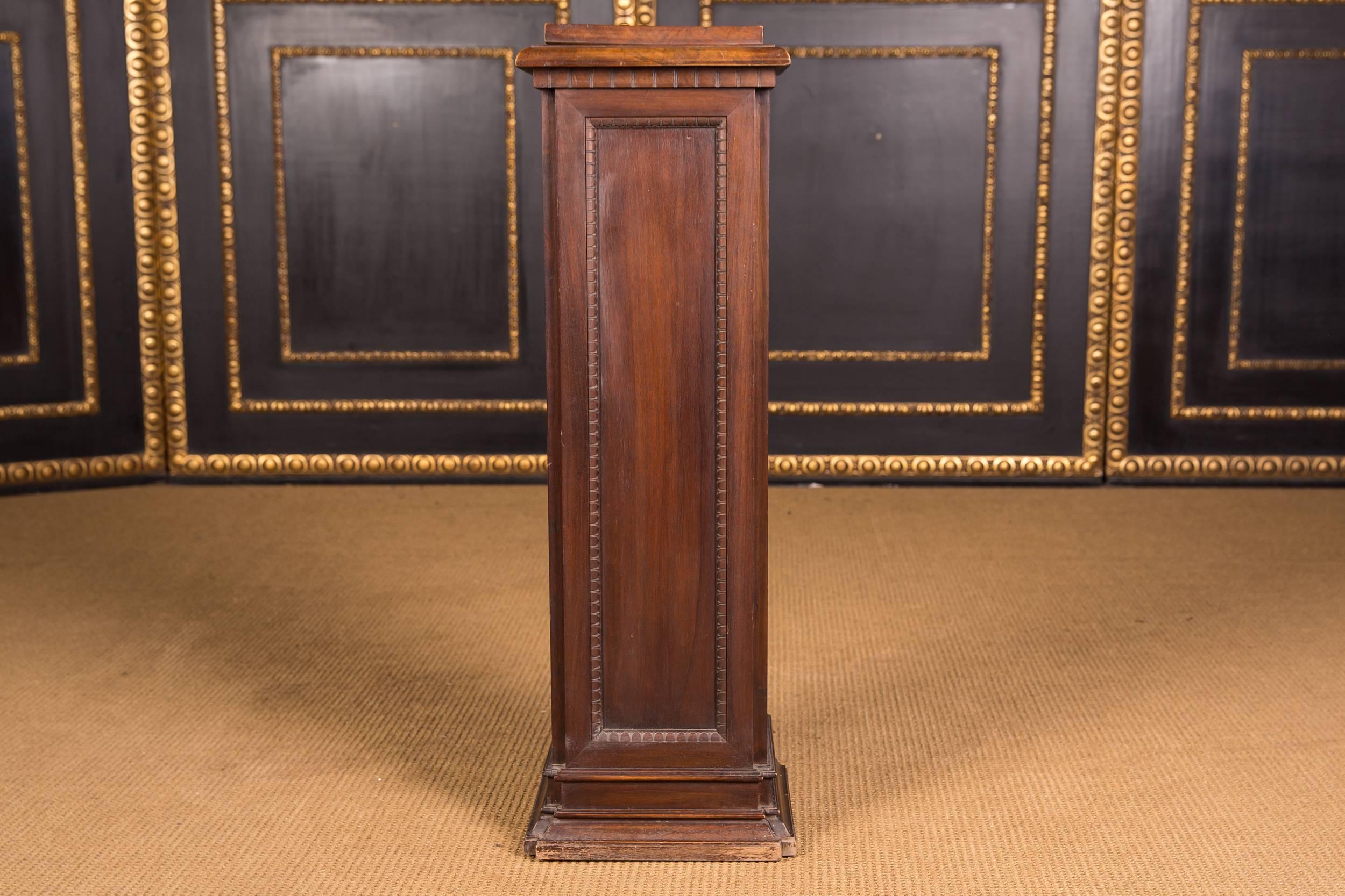 Rectangular wooden column. Cassettes and finely finished oak columns.
Outstanding, warm patina aged over decades. Age-related use traces.
 