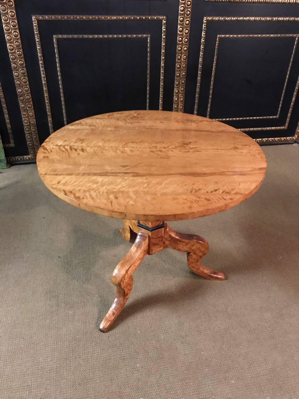 vintage round folding table