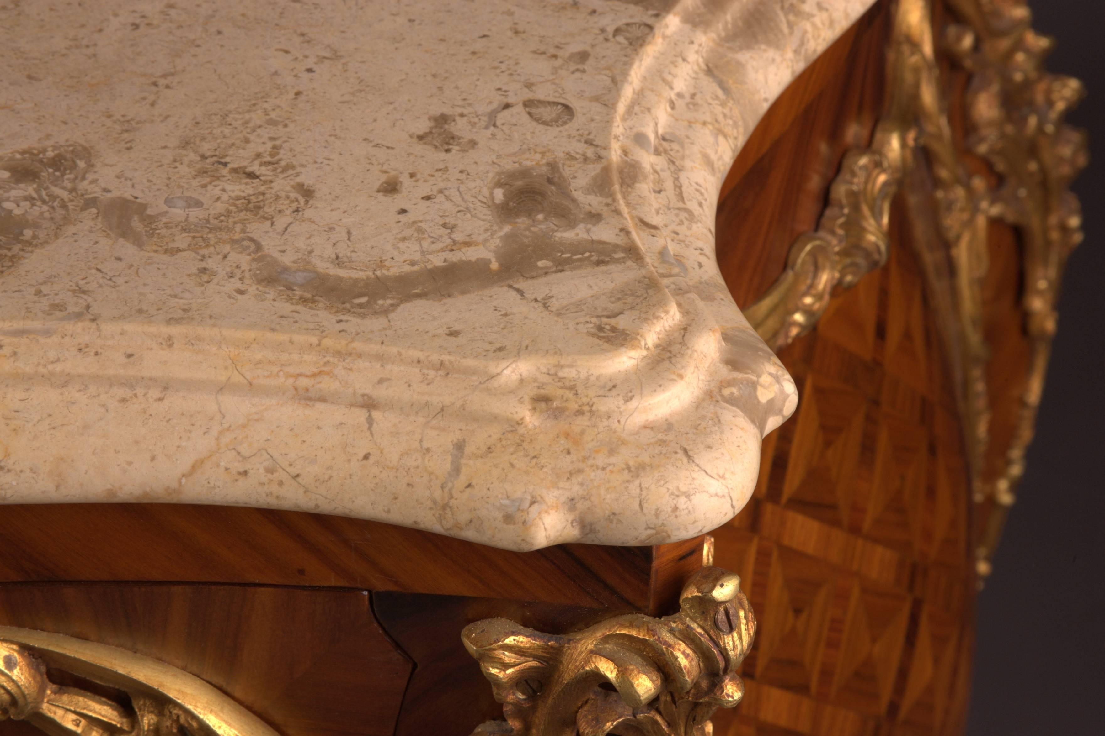 Veneer Castle Quality French Commode in Louis XV Style