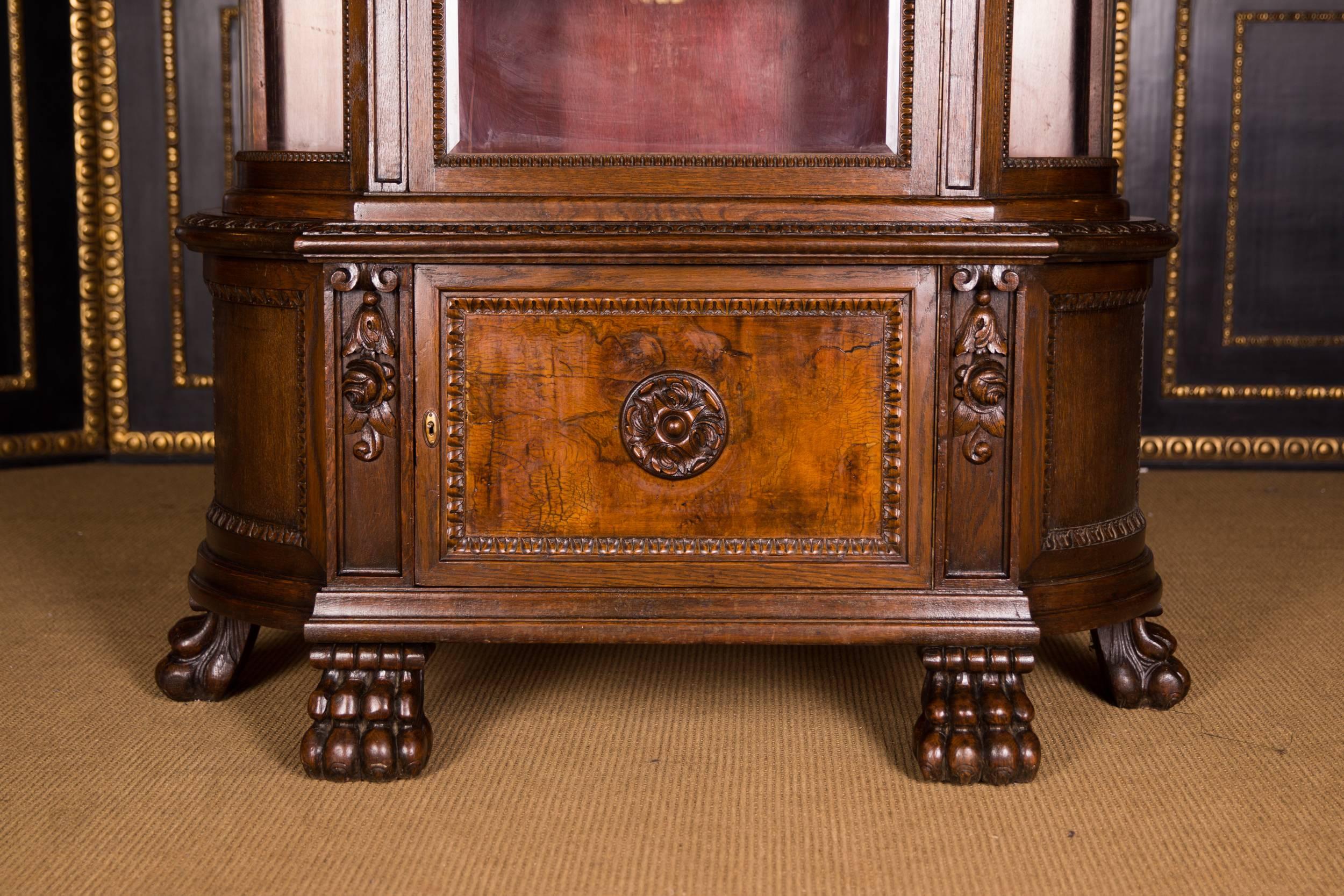 19th Century Antique Cabinet with Lions Feet Renaissance Revival In Good Condition In Berlin, DE