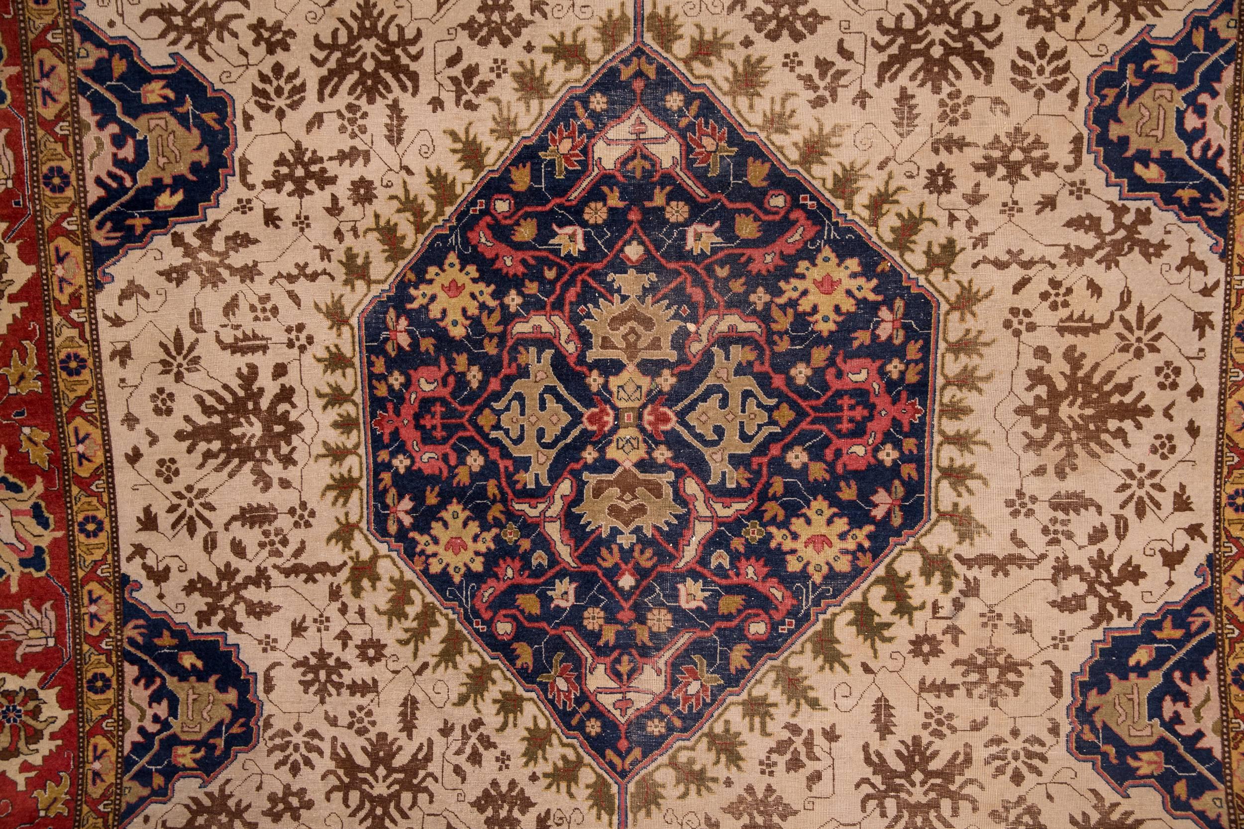 19th Century Large Carpet Tabriz Rug In Good Condition In Berlin, DE