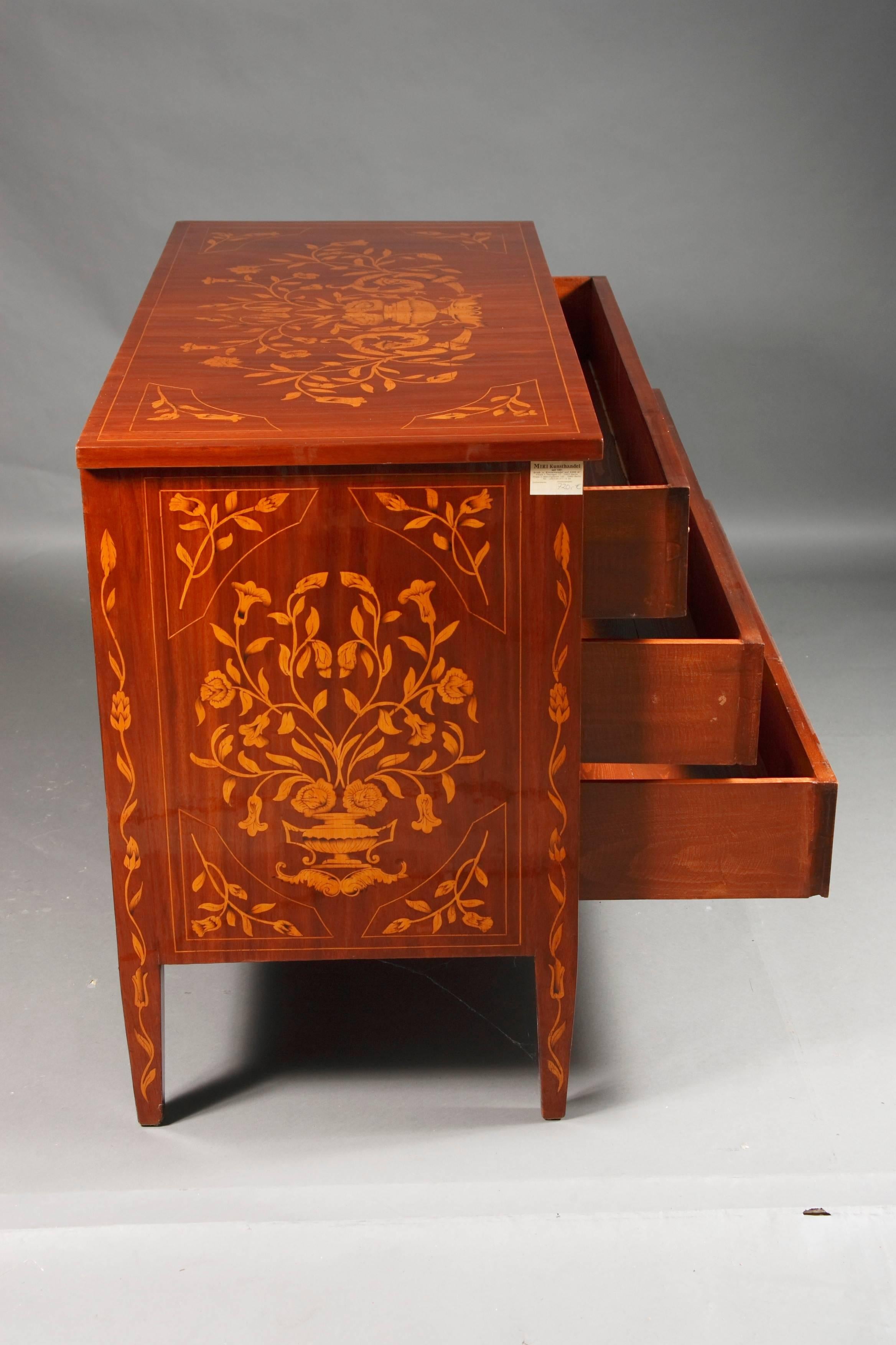 Marquetry Inlaid Commode in Neoclassical Style, Mahagony and Maple Veneer 1