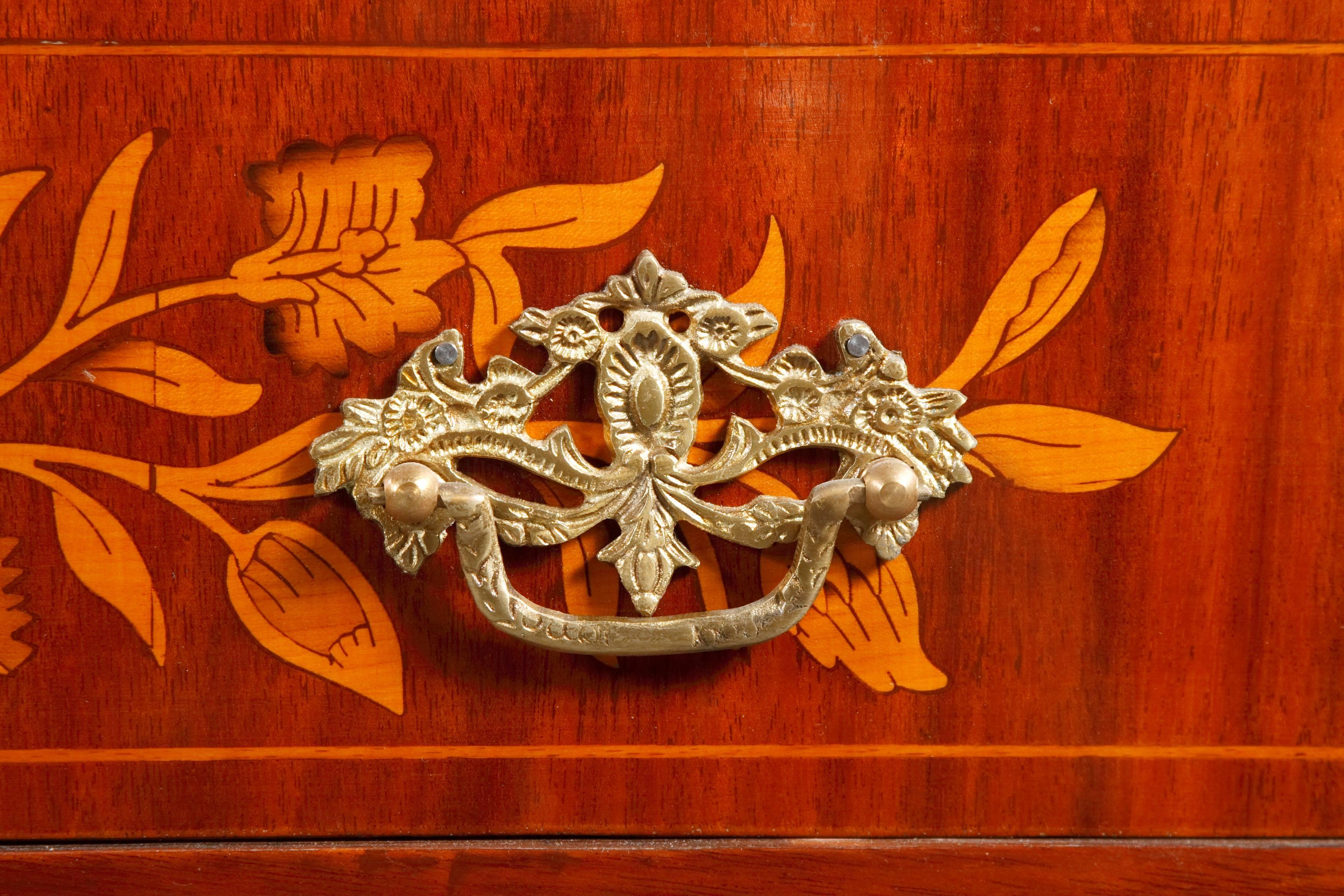 Marquetry Inlaid Commode in Neoclassical Style, Mahagony and Maple Veneer 1