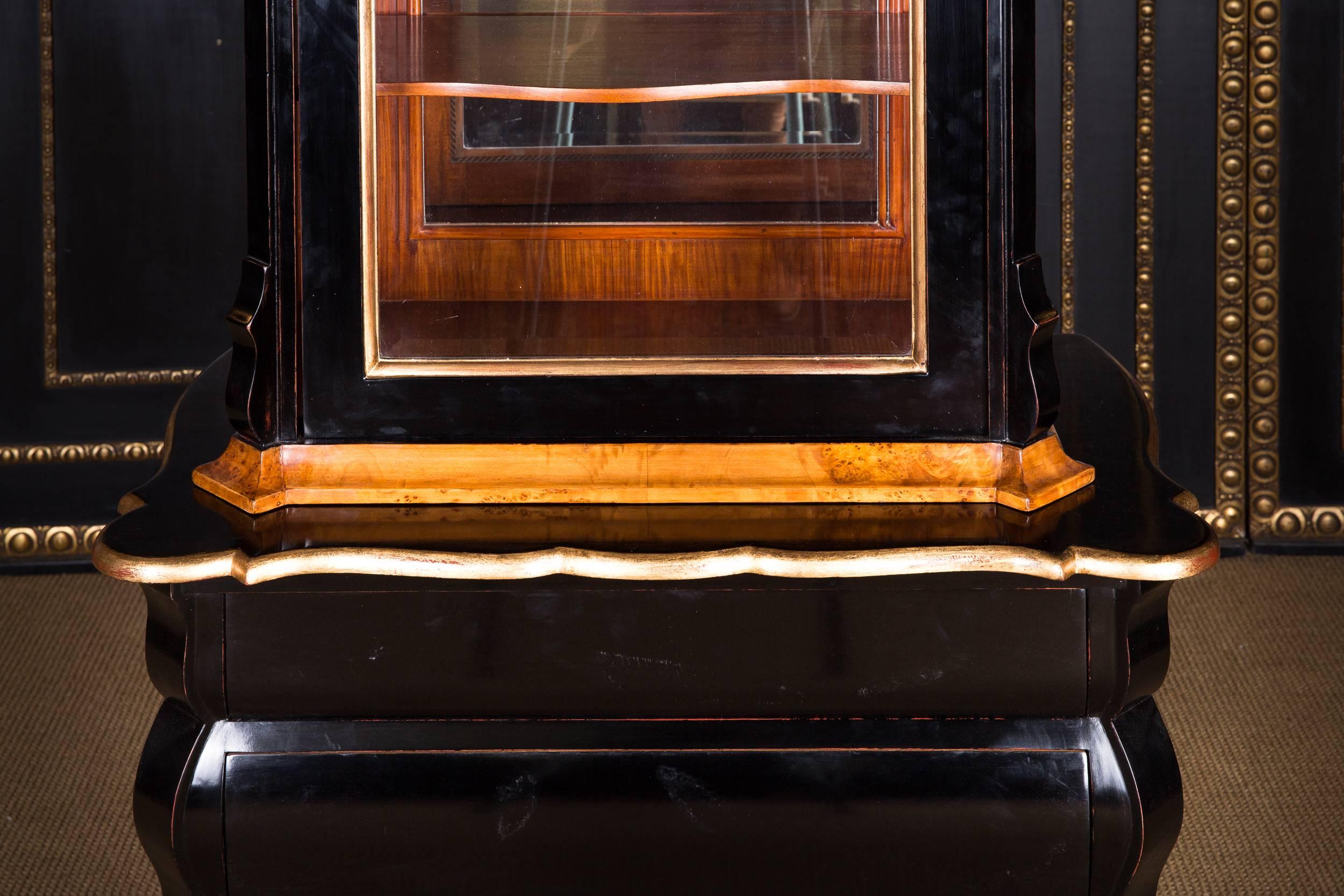 20th Century, Display Cabinet in Dutch Baroque Style Maple Root Veneer 2