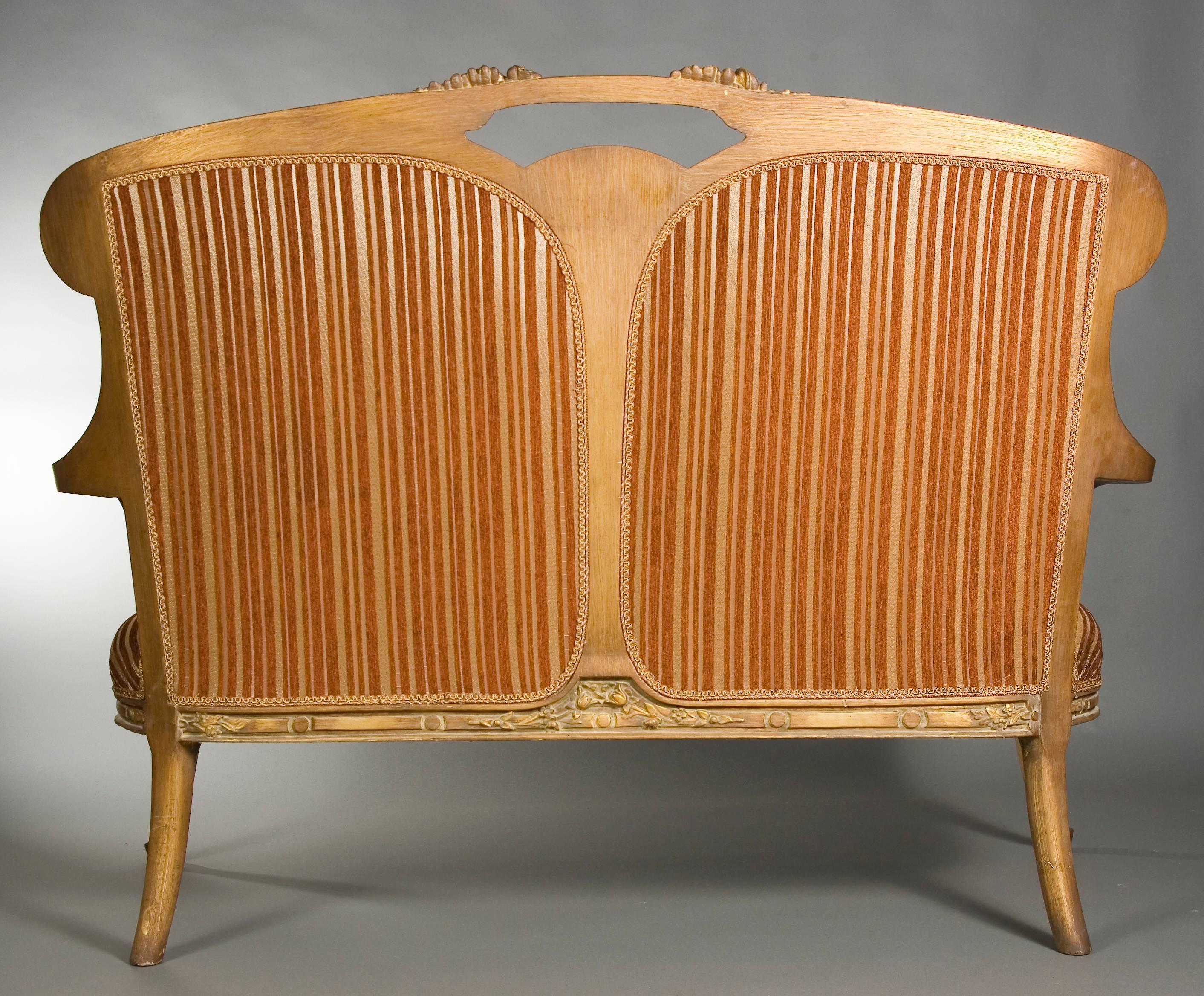20th Century French Sofa in the Art Nouveau Style Beechwood (Französisch)