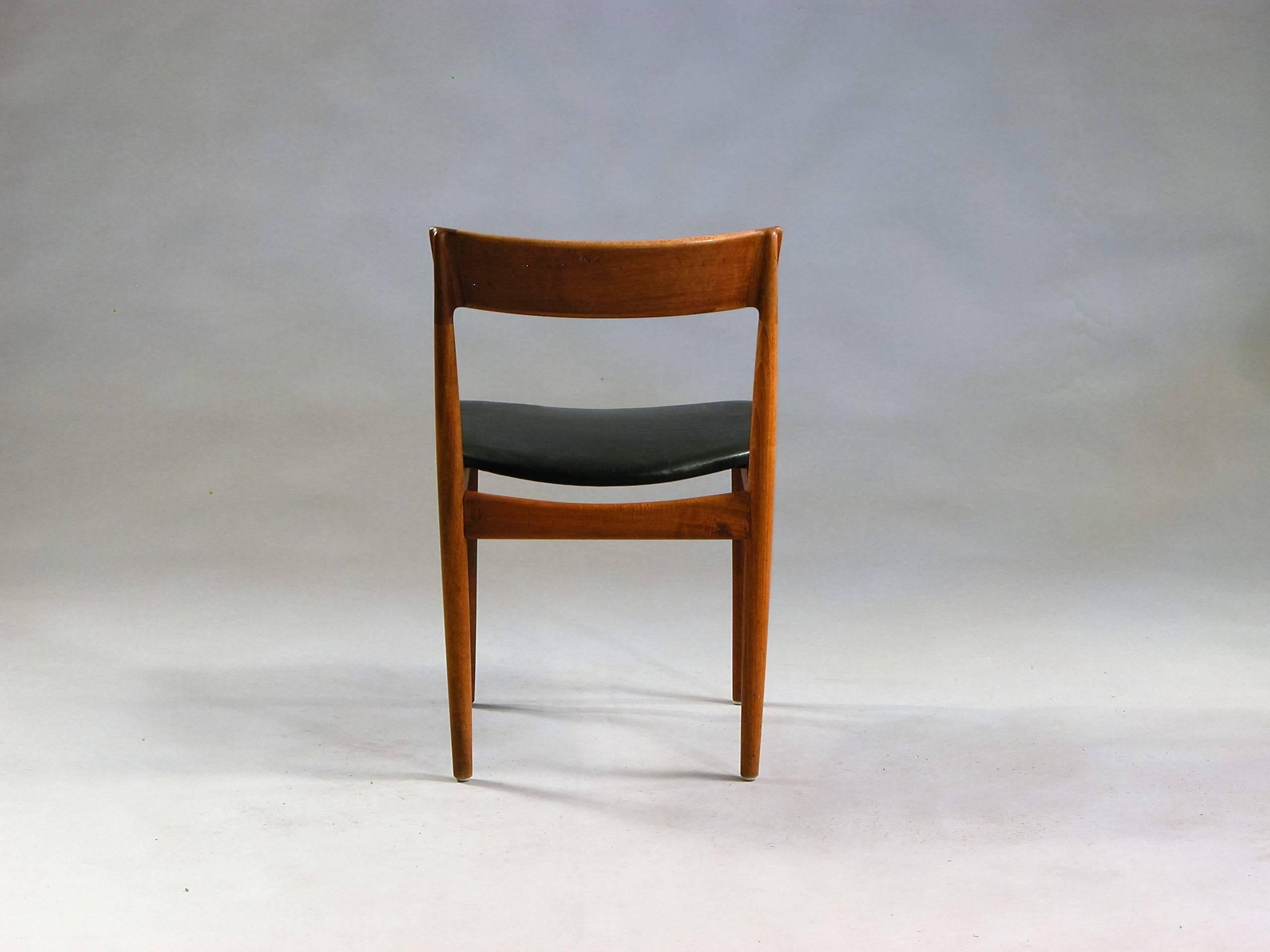 Hand-Crafted 1960s Henry Rosengren Hansen 4 Model 39 Teak Dining Chairs in Teak and Leather