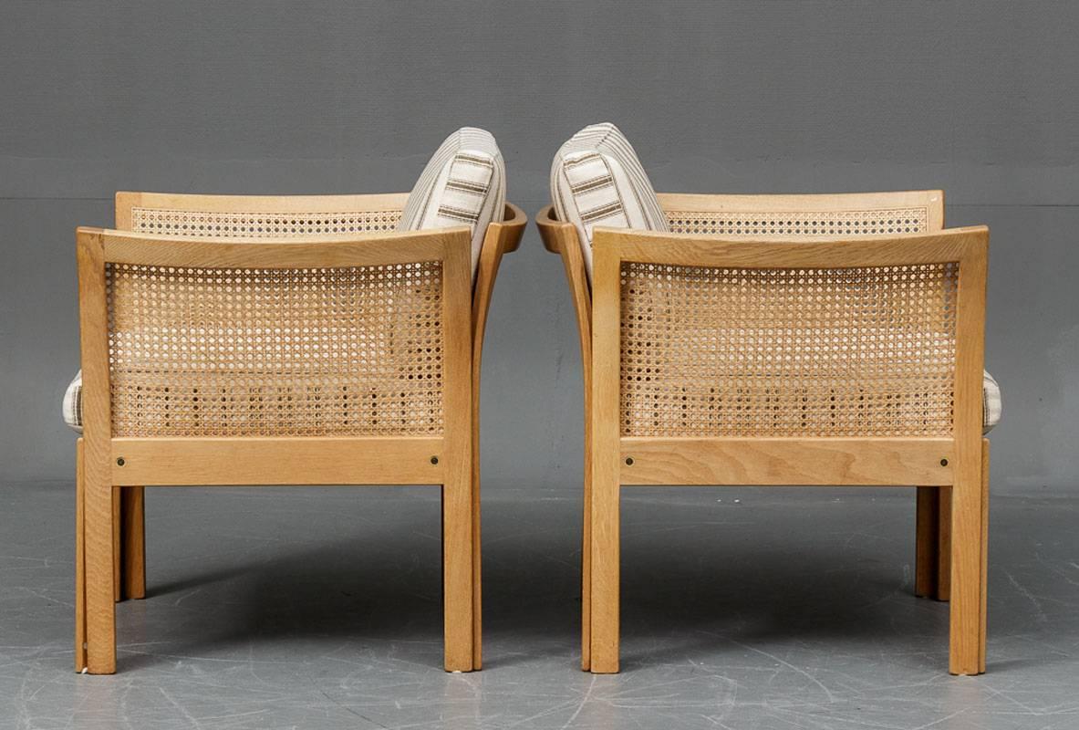 Scandinavian Modern 1960s Illum Wikkelsø Plexus Lounge Chairs in Oak and White Fabric CFC Silkeborg