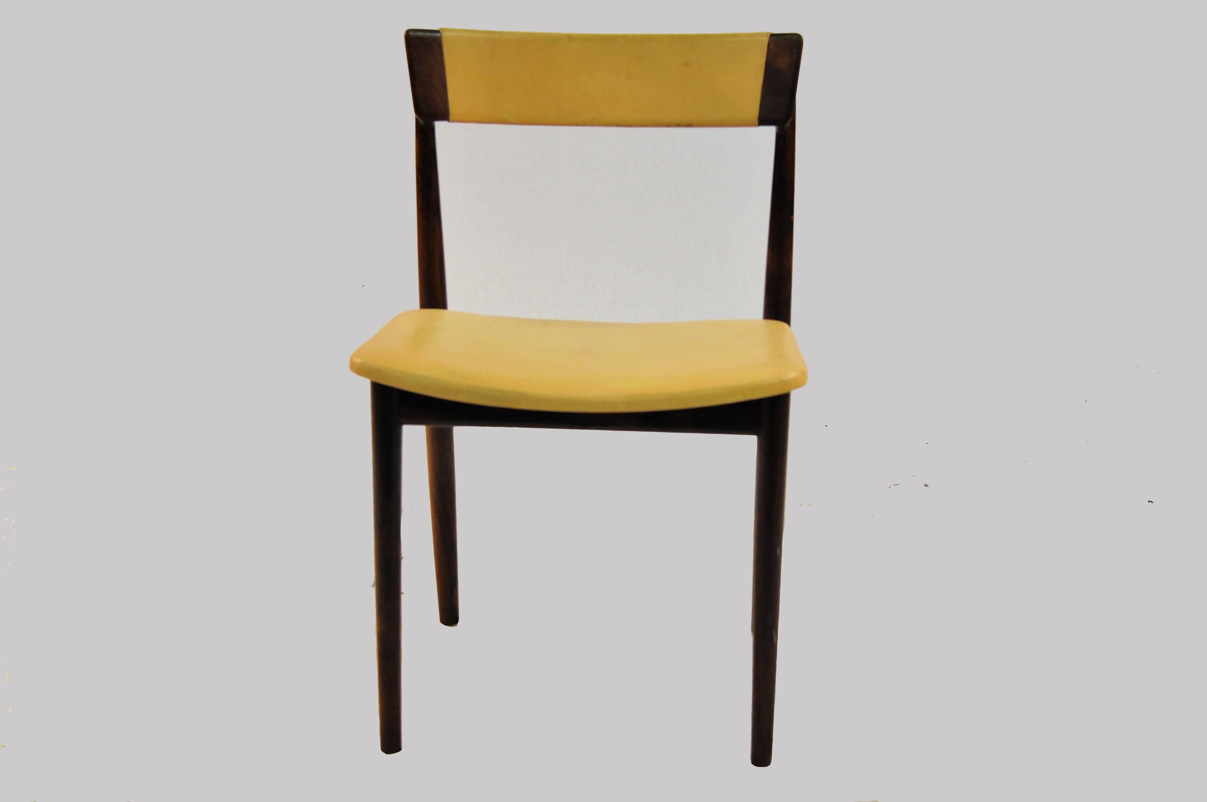 Set of ten model 39 dining chairs in rosewood and beige leather designed by Henry Rosengren Hansen for Brande Møbelindustri, Denmark, in the 1960s. 

The chairs have been overlooked and refinished by our cabinetmaker to insure that they are in very